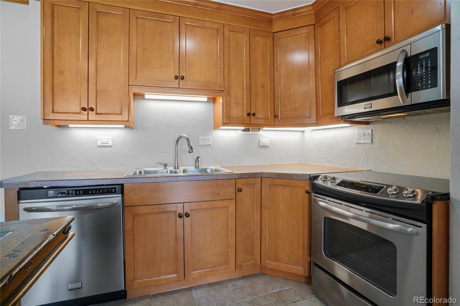 MLS Image #17 for 3100 e cherry creek south drive,denver, Colorado