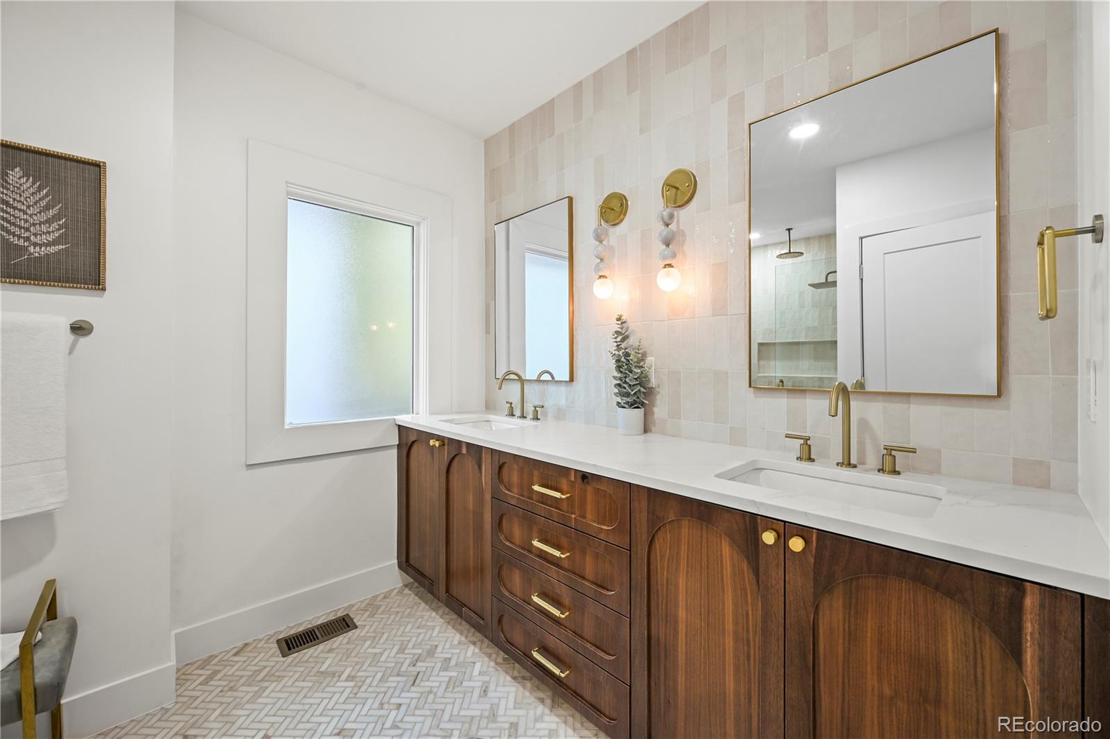 MLS Image #23 for 734 n downing street,denver, Colorado