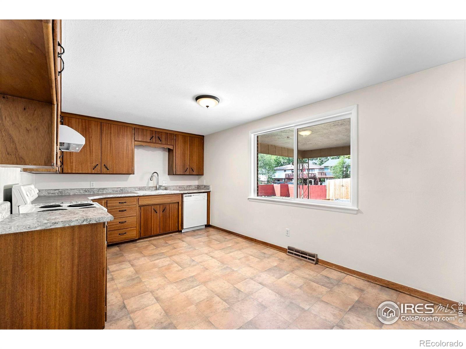 MLS Image #11 for 1247  linden street,longmont, Colorado