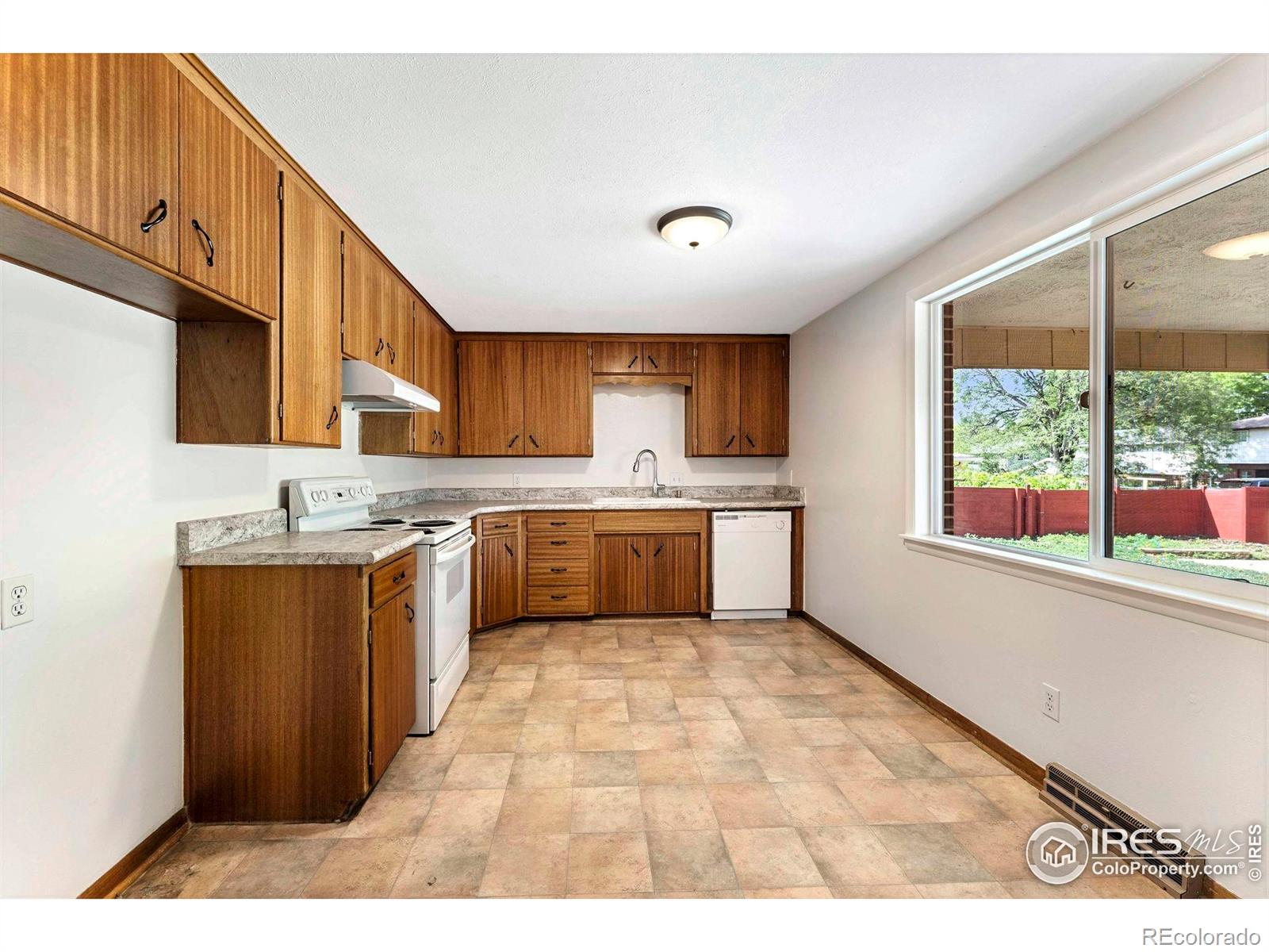 MLS Image #12 for 1247  linden street,longmont, Colorado