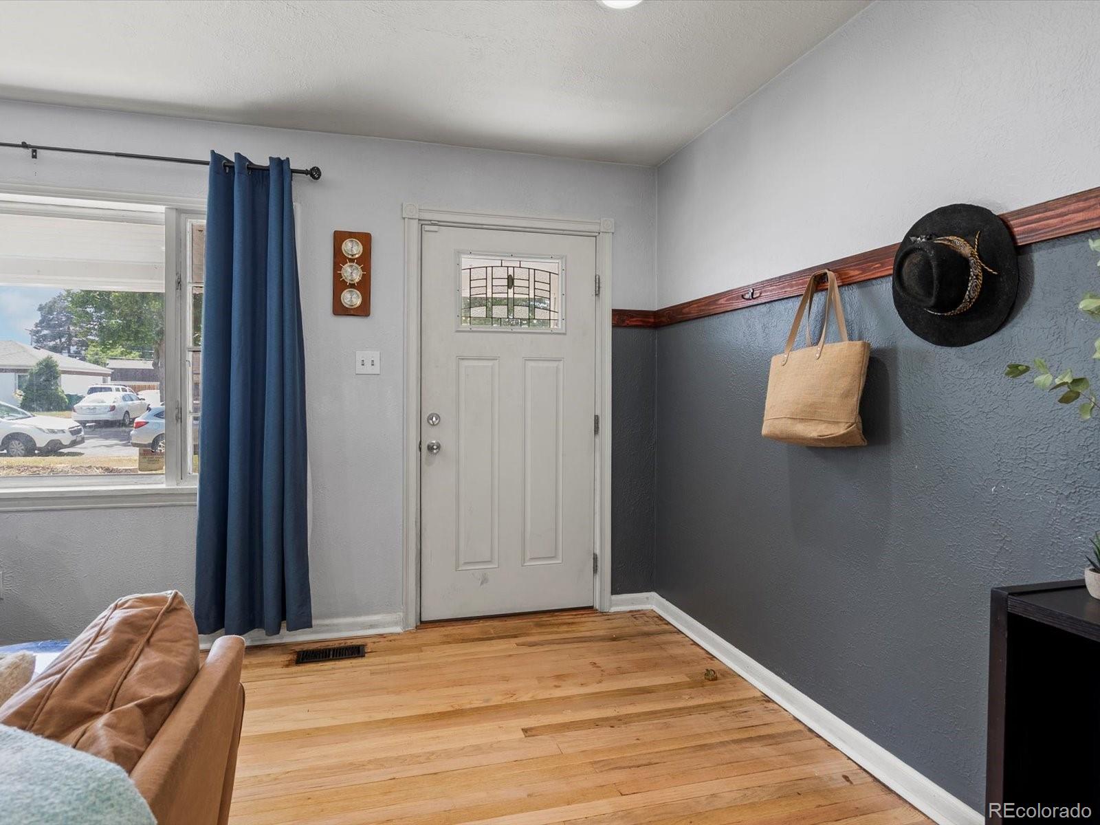 MLS Image #2 for 1670  oakland street,aurora, Colorado