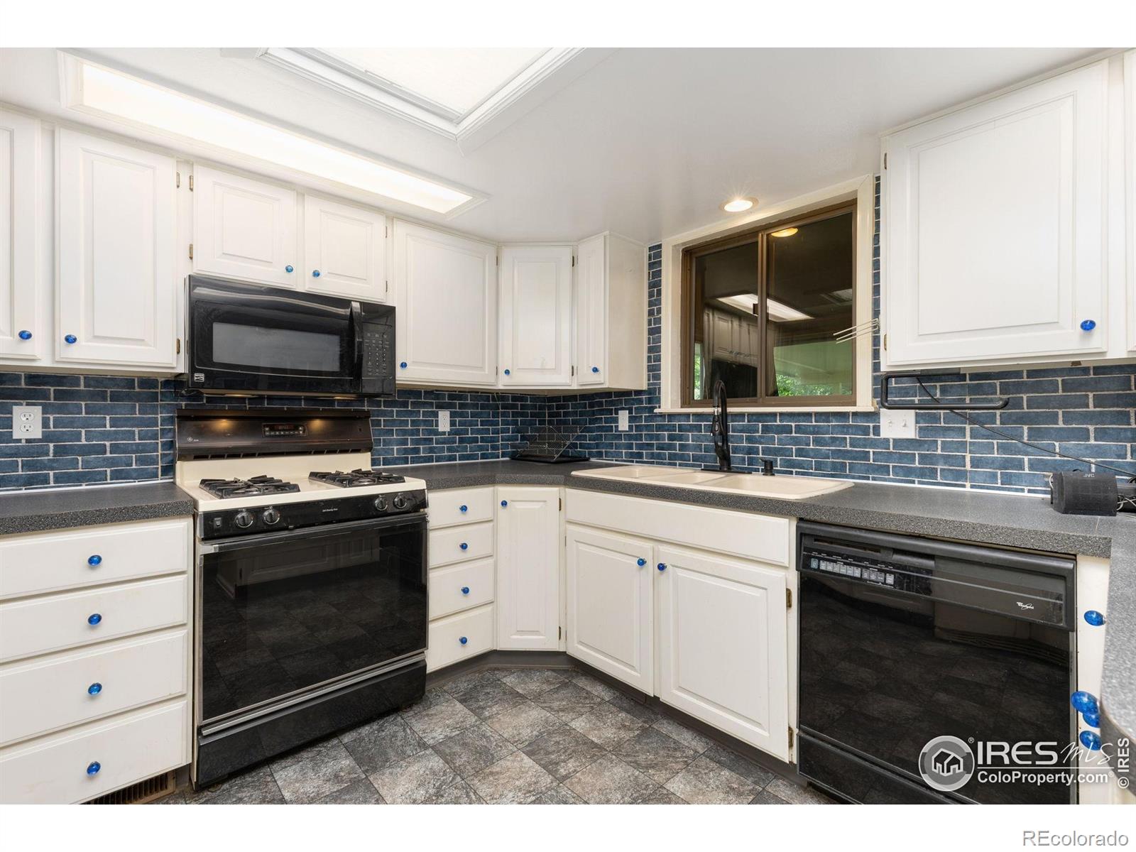MLS Image #17 for 1323  horizon lane,longmont, Colorado