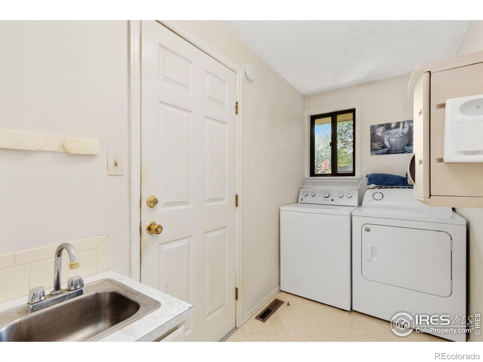 MLS Image #3 for 1323  horizon lane,longmont, Colorado