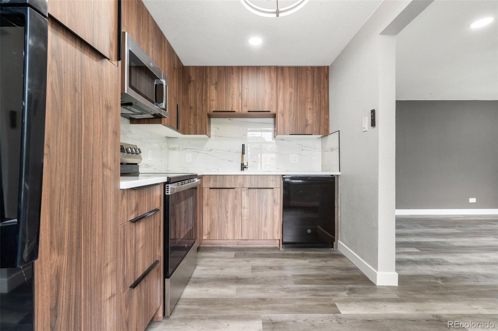 MLS Image #4 for 1182  clermont street,denver, Colorado