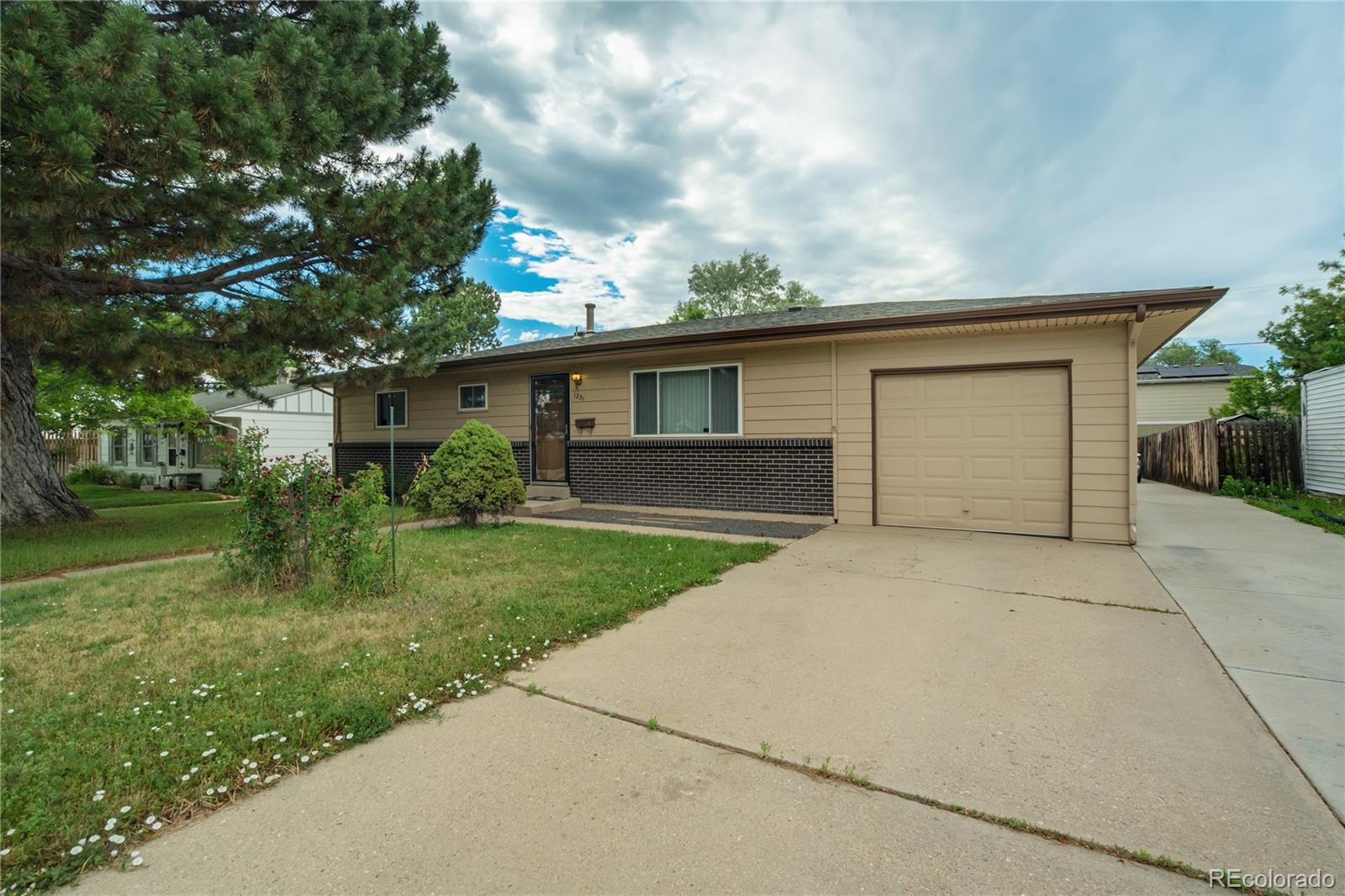 MLS Image #2 for 1231 w radcliff avenue,englewood, Colorado