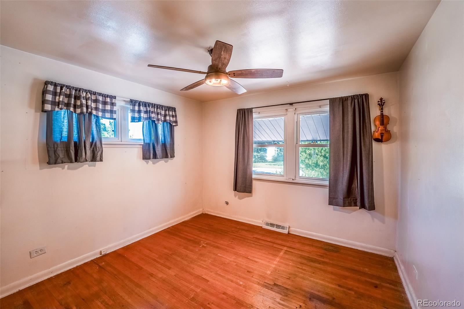 MLS Image #11 for 2205 s king street,denver, Colorado
