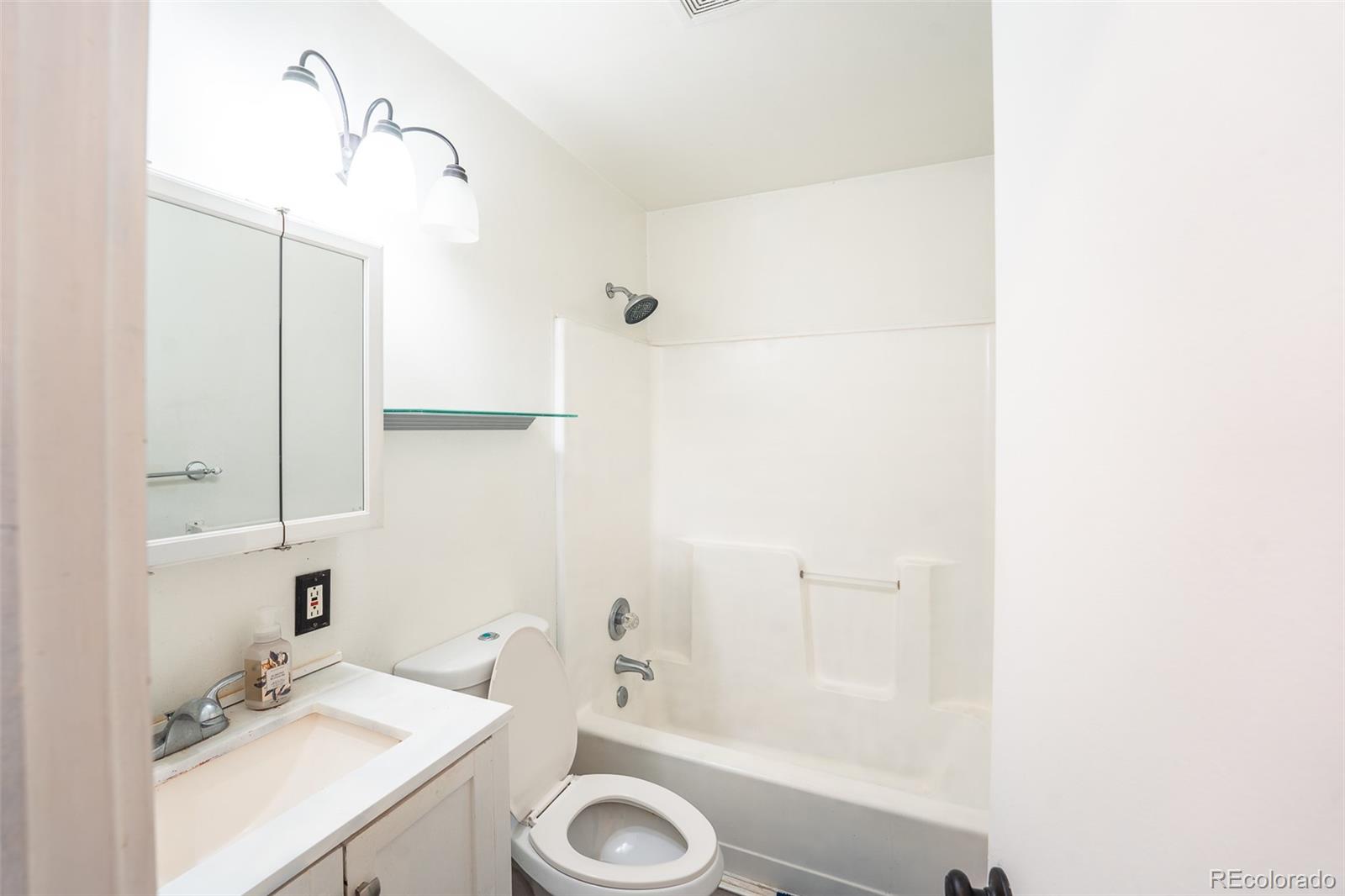 MLS Image #17 for 2205 s king street,denver, Colorado