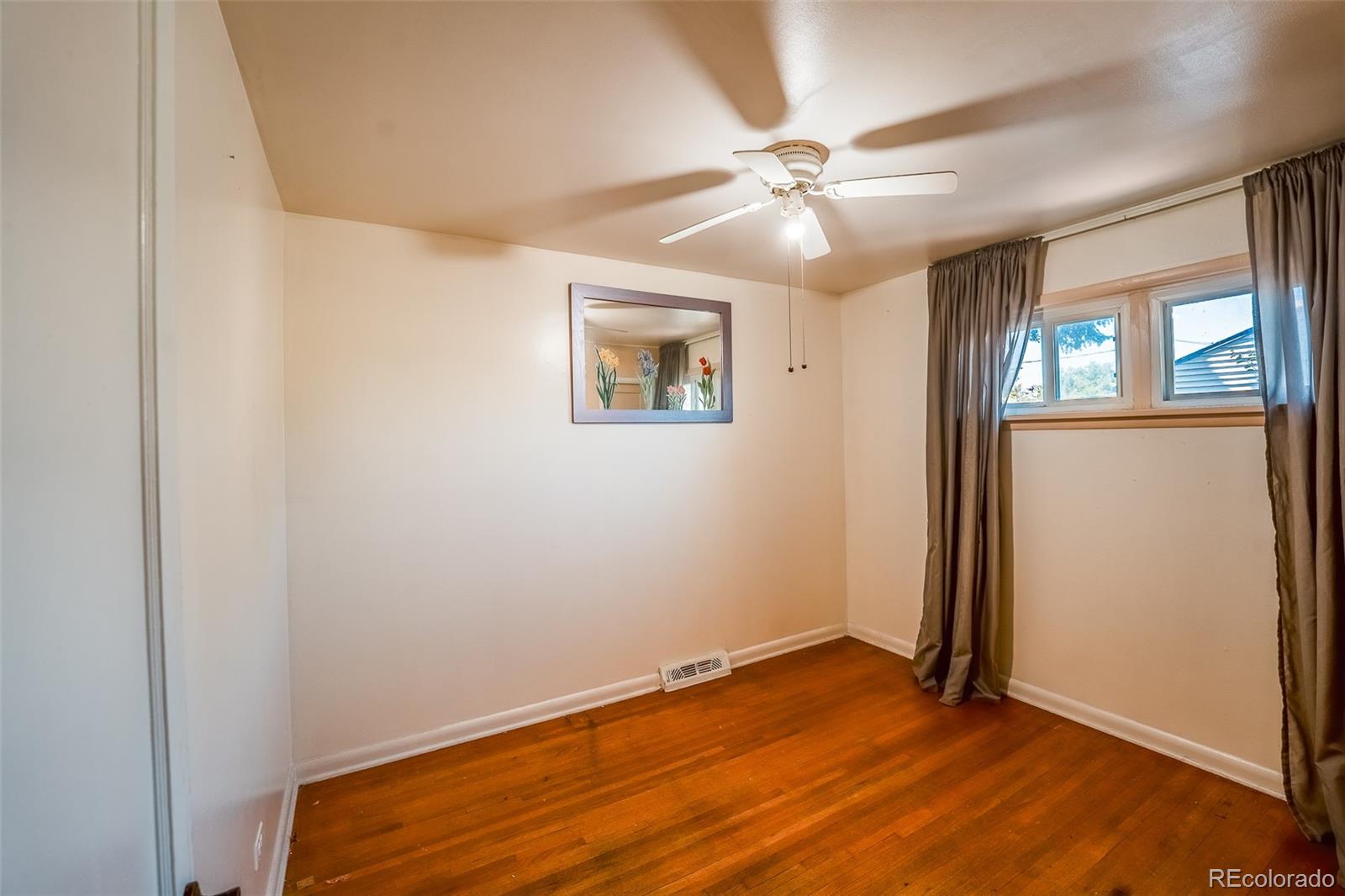 MLS Image #8 for 2205 s king street,denver, Colorado