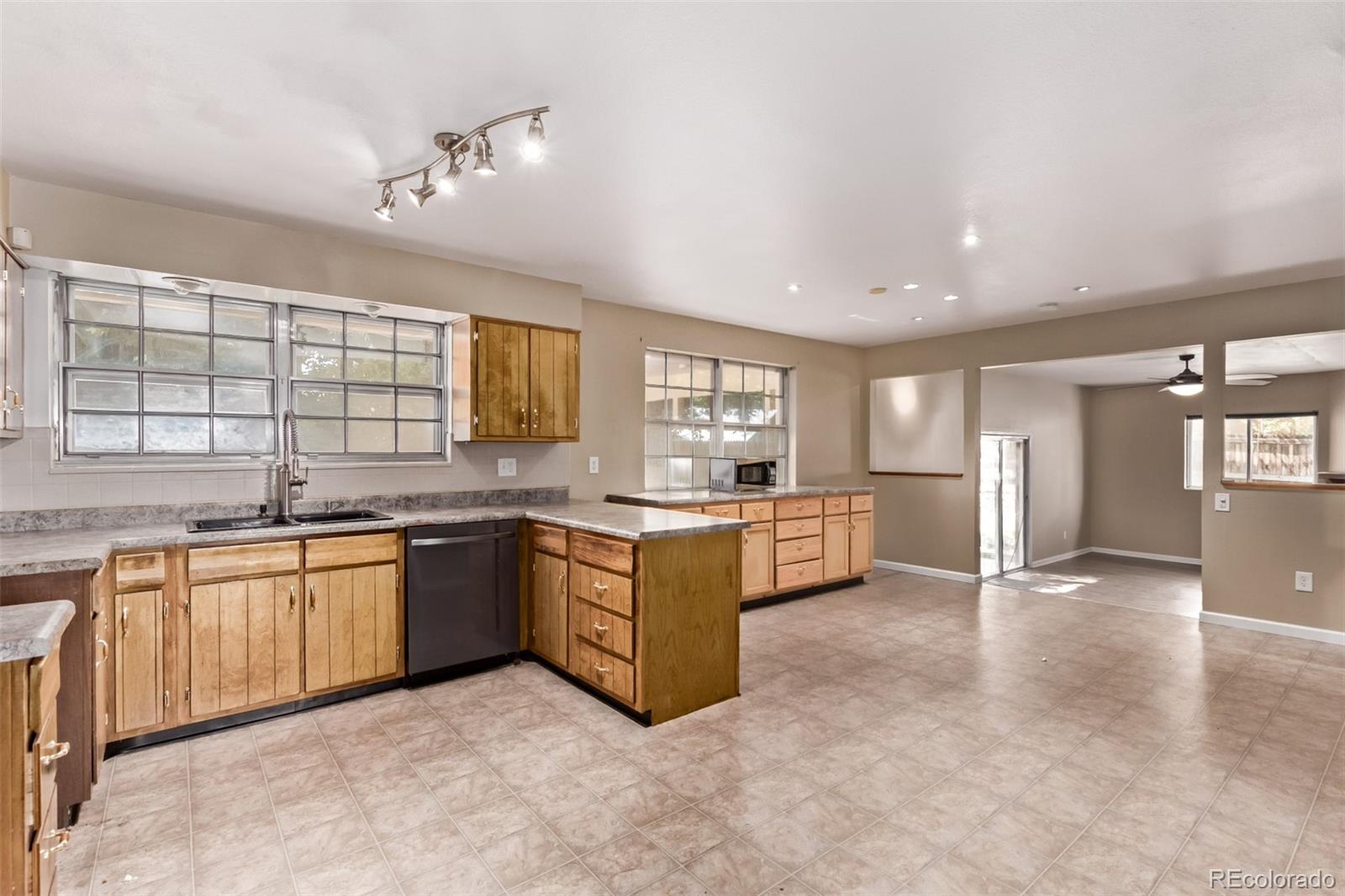 MLS Image #14 for 6131  wolff street,arvada, Colorado
