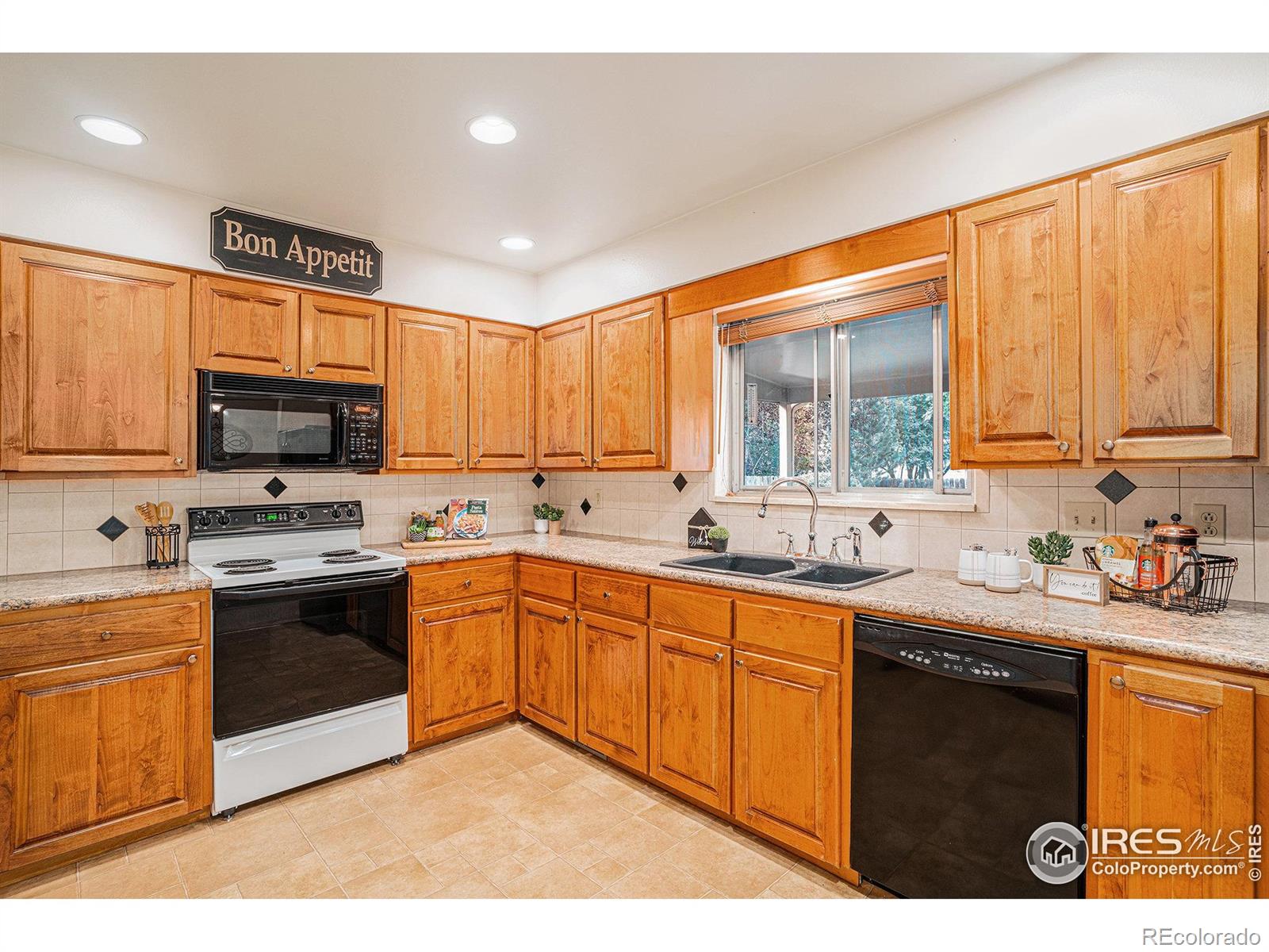 MLS Image #11 for 1417  skyline drive,fort collins, Colorado