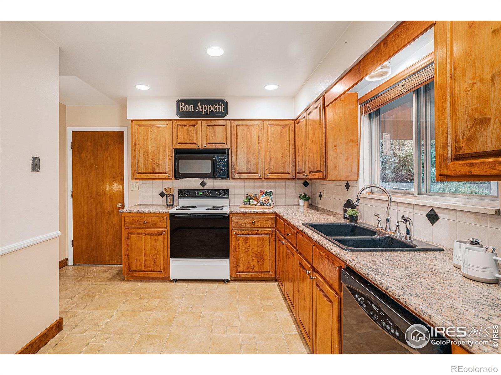 MLS Image #12 for 1417  skyline drive,fort collins, Colorado
