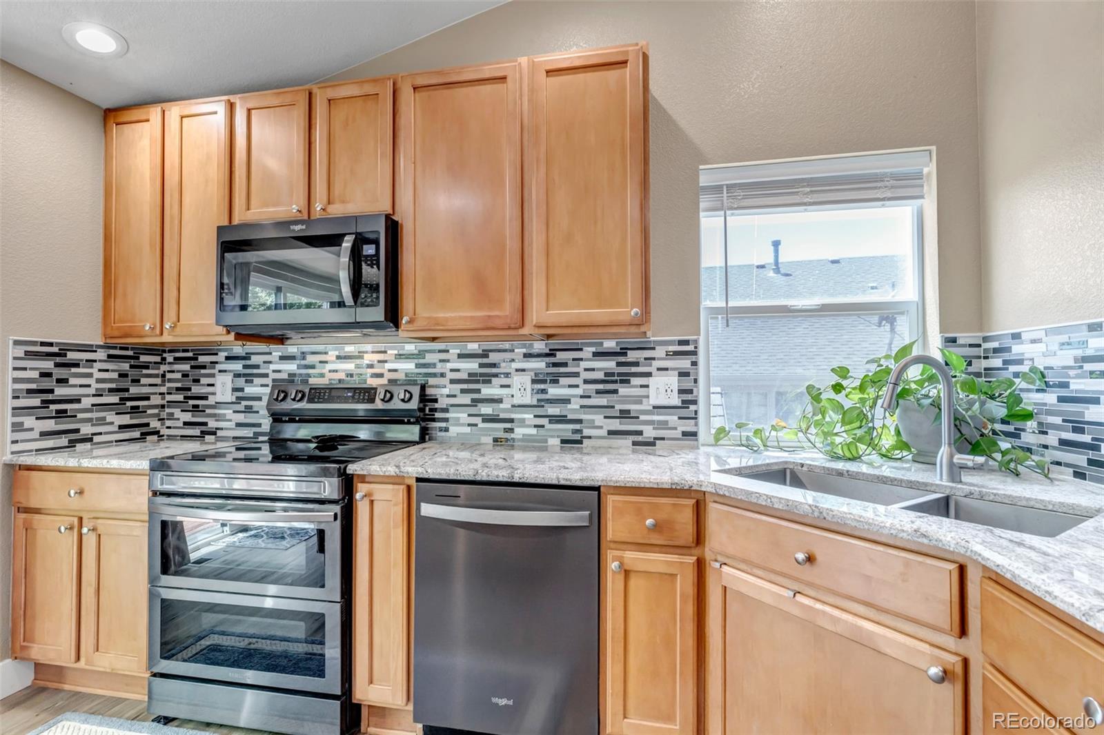 MLS Image #12 for 16352 e 104th way,commerce city, Colorado