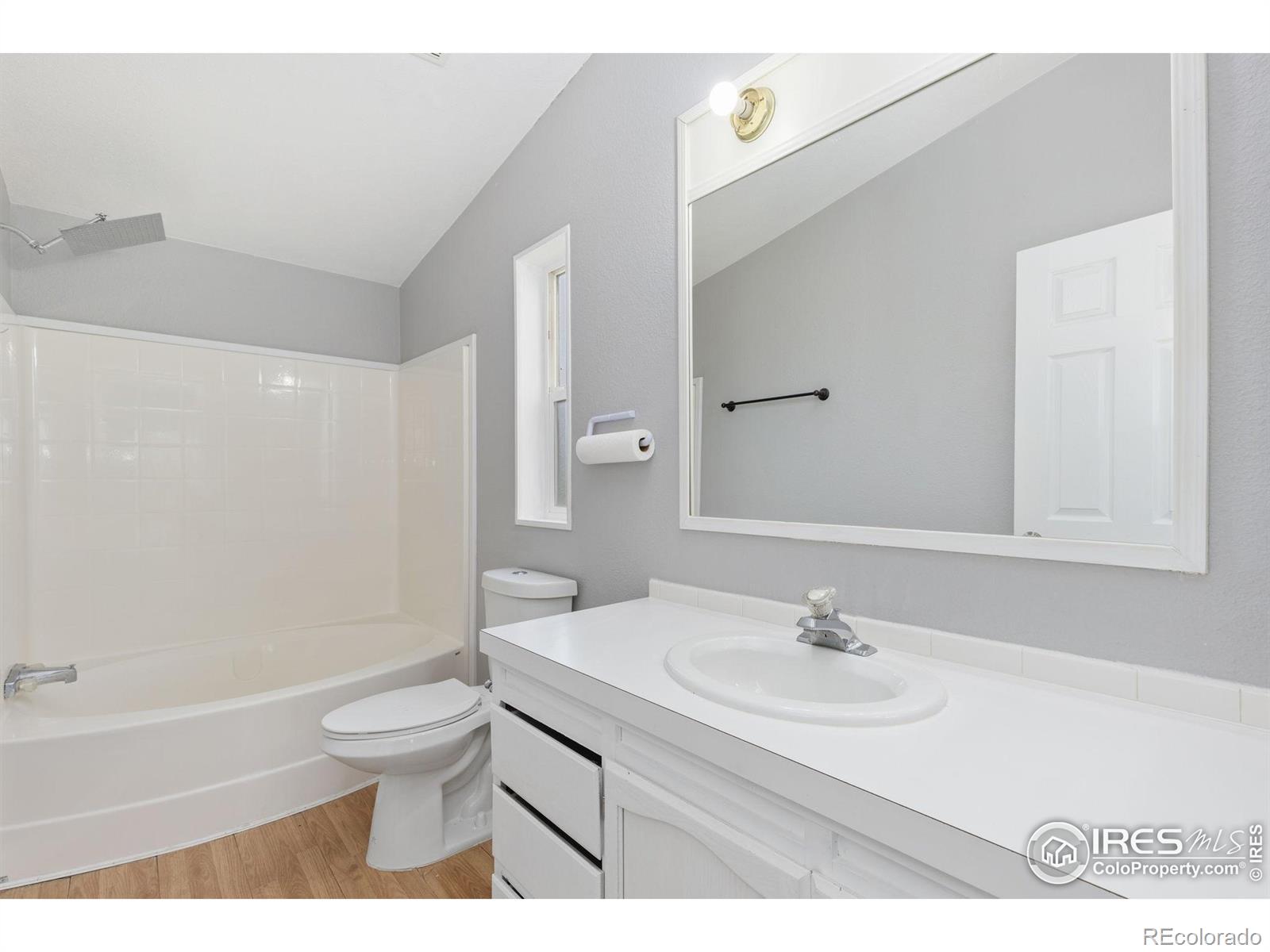 MLS Image #12 for 18674  county road 3 ,berthoud, Colorado