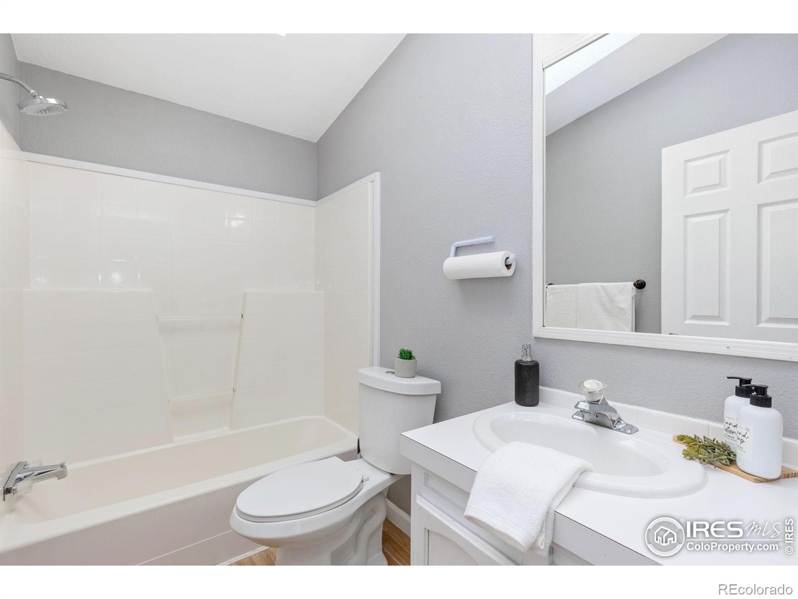 MLS Image #15 for 18674  county road 3 ,berthoud, Colorado