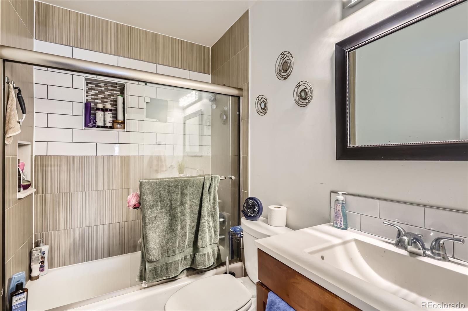 MLS Image #13 for 7146  jennie drive,denver, Colorado