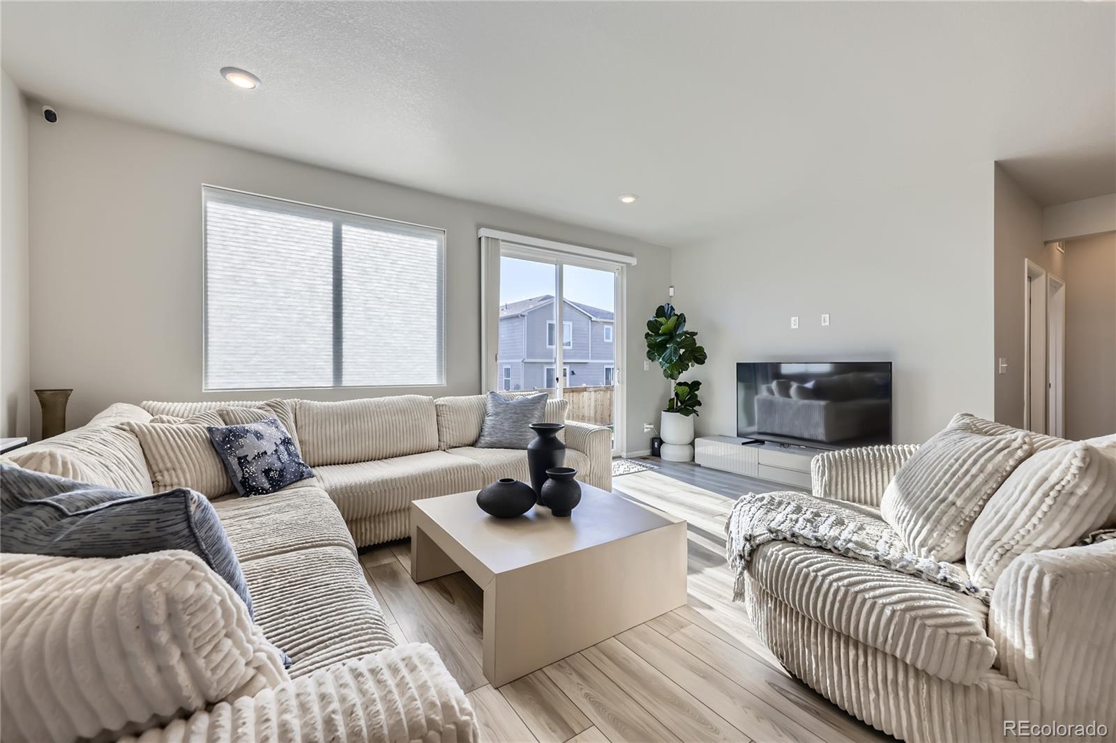 MLS Image #7 for 9099  sedalia street,commerce city, Colorado