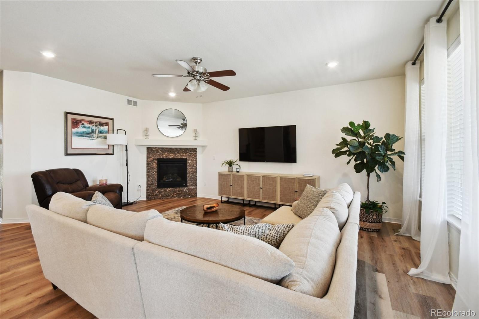 MLS Image #9 for 16188  elizabeth street,thornton, Colorado
