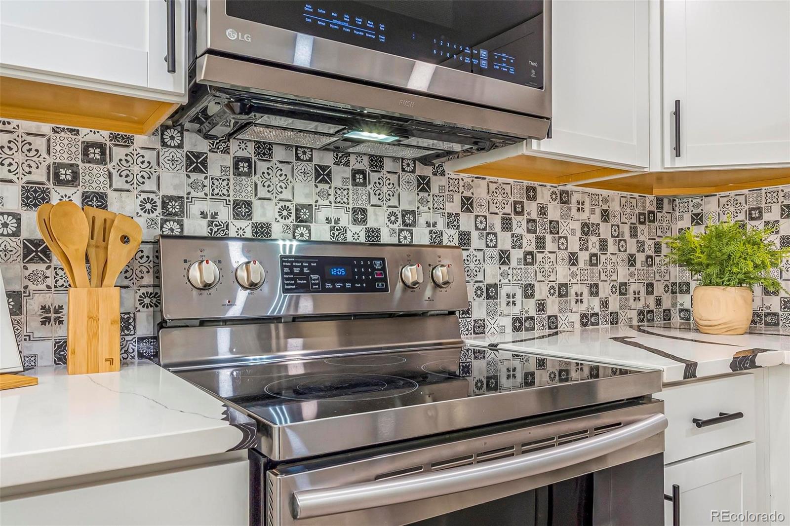 MLS Image #11 for 3713 s ensenada street,aurora, Colorado