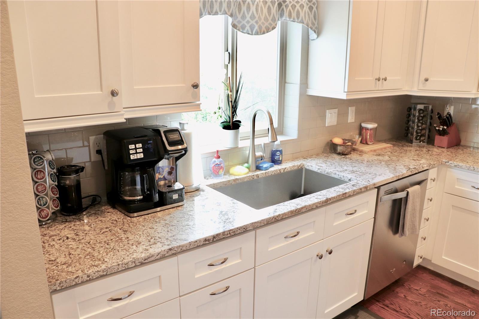 MLS Image #8 for 208  custer avenue,colorado springs, Colorado
