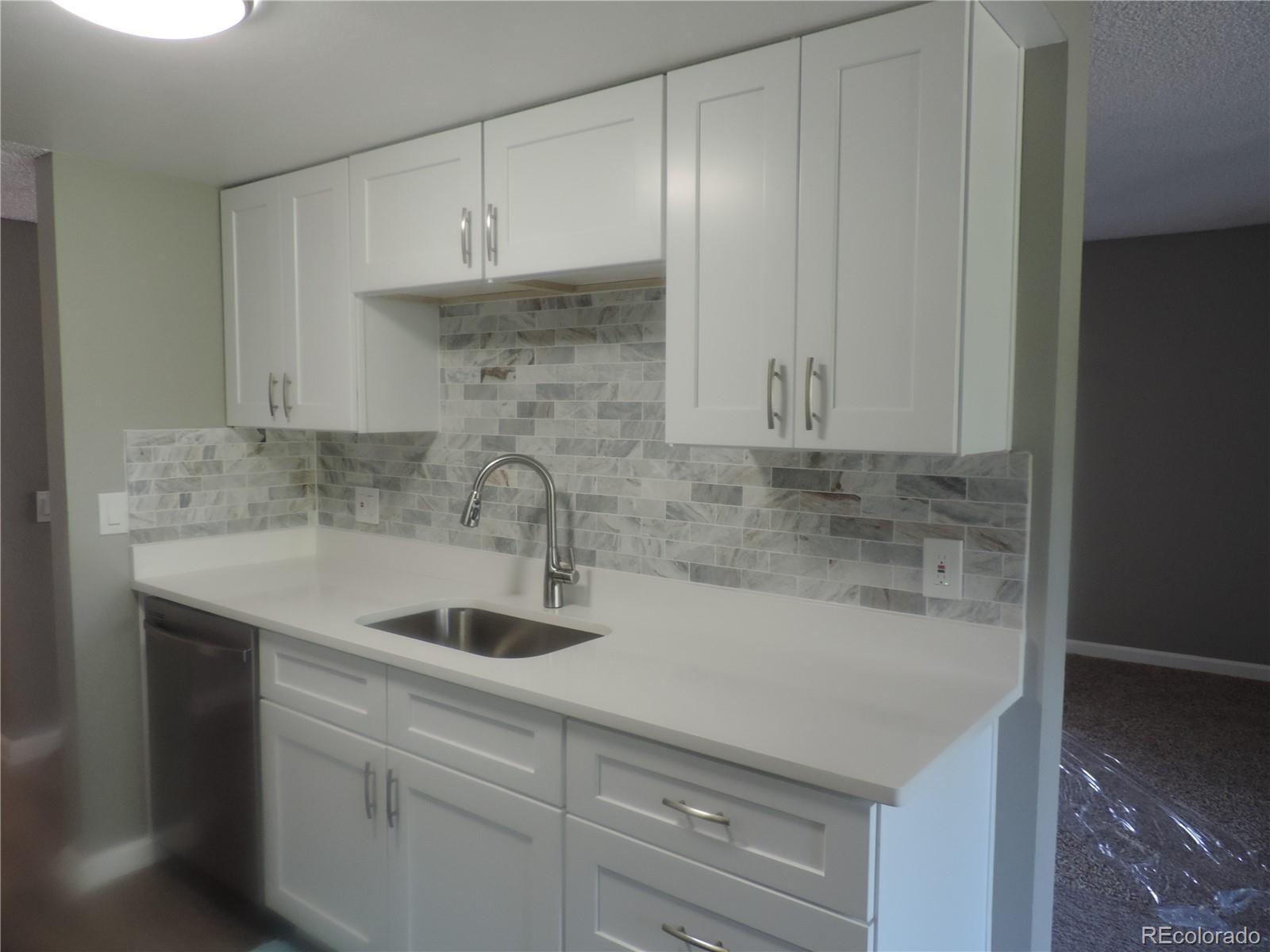 MLS Image #3 for 9887 e peakview avenue,englewood, Colorado