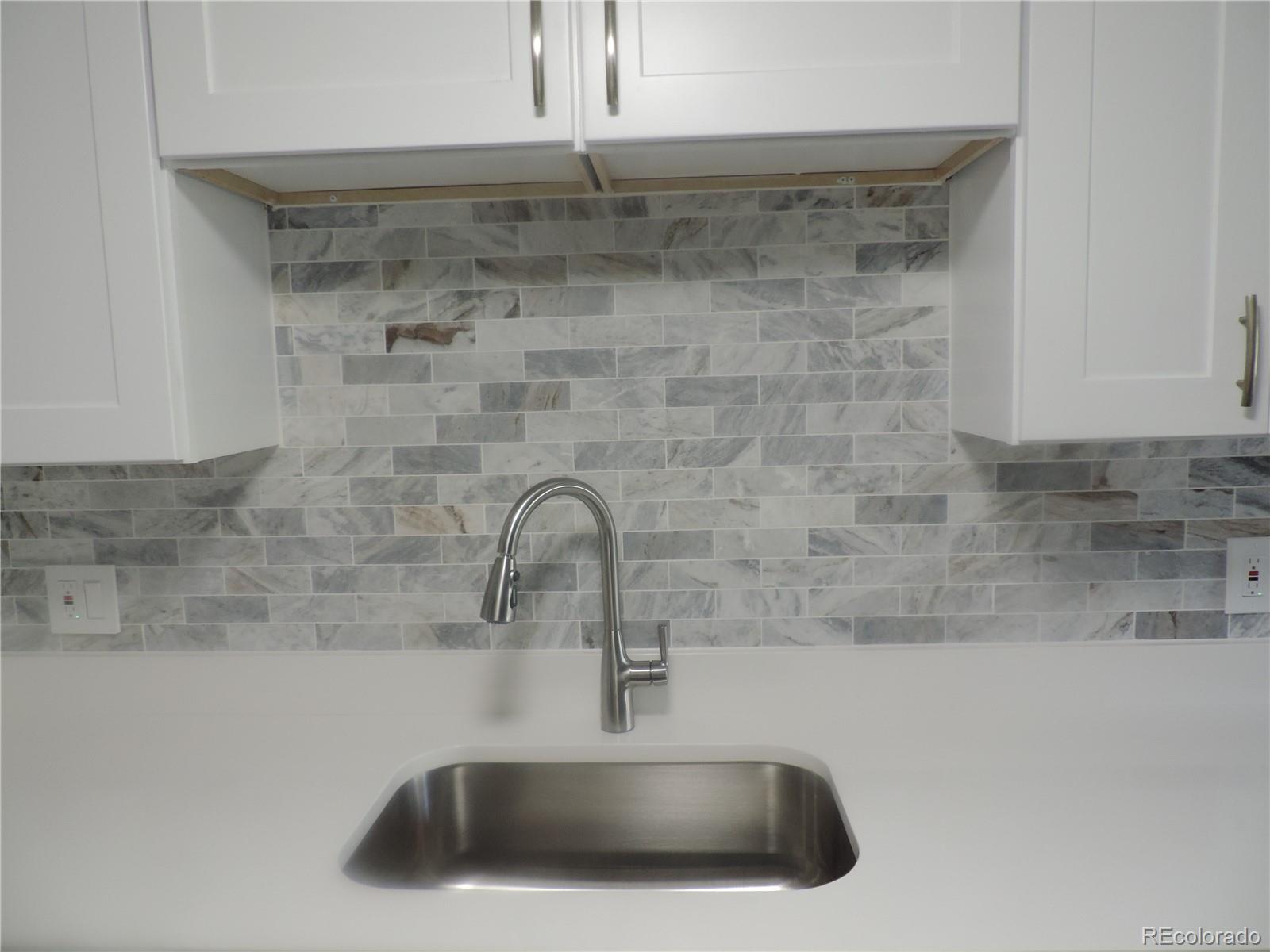 MLS Image #7 for 9887 e peakview avenue,englewood, Colorado