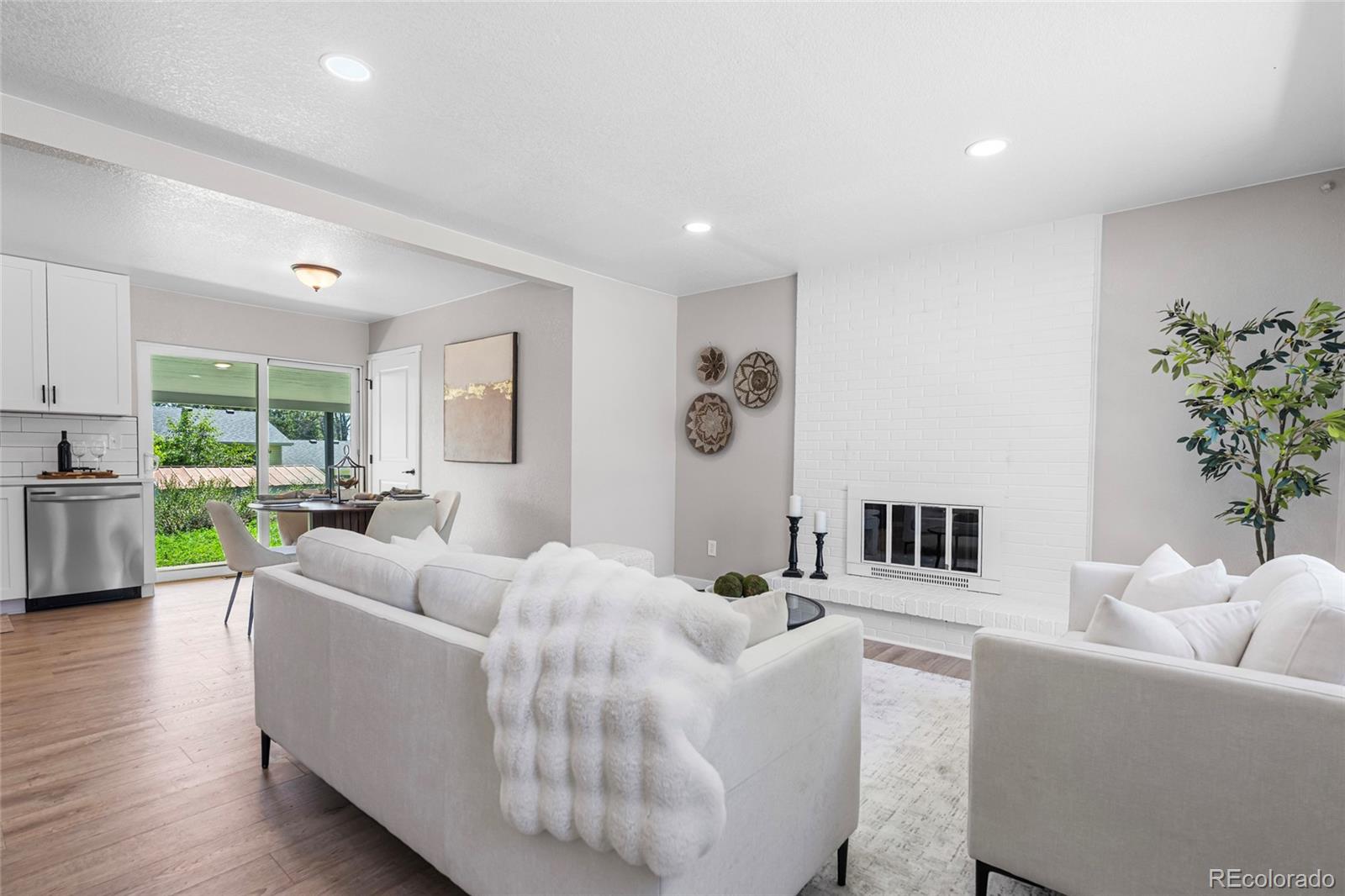 MLS Image #2 for 2260 s lewiston street,aurora, Colorado