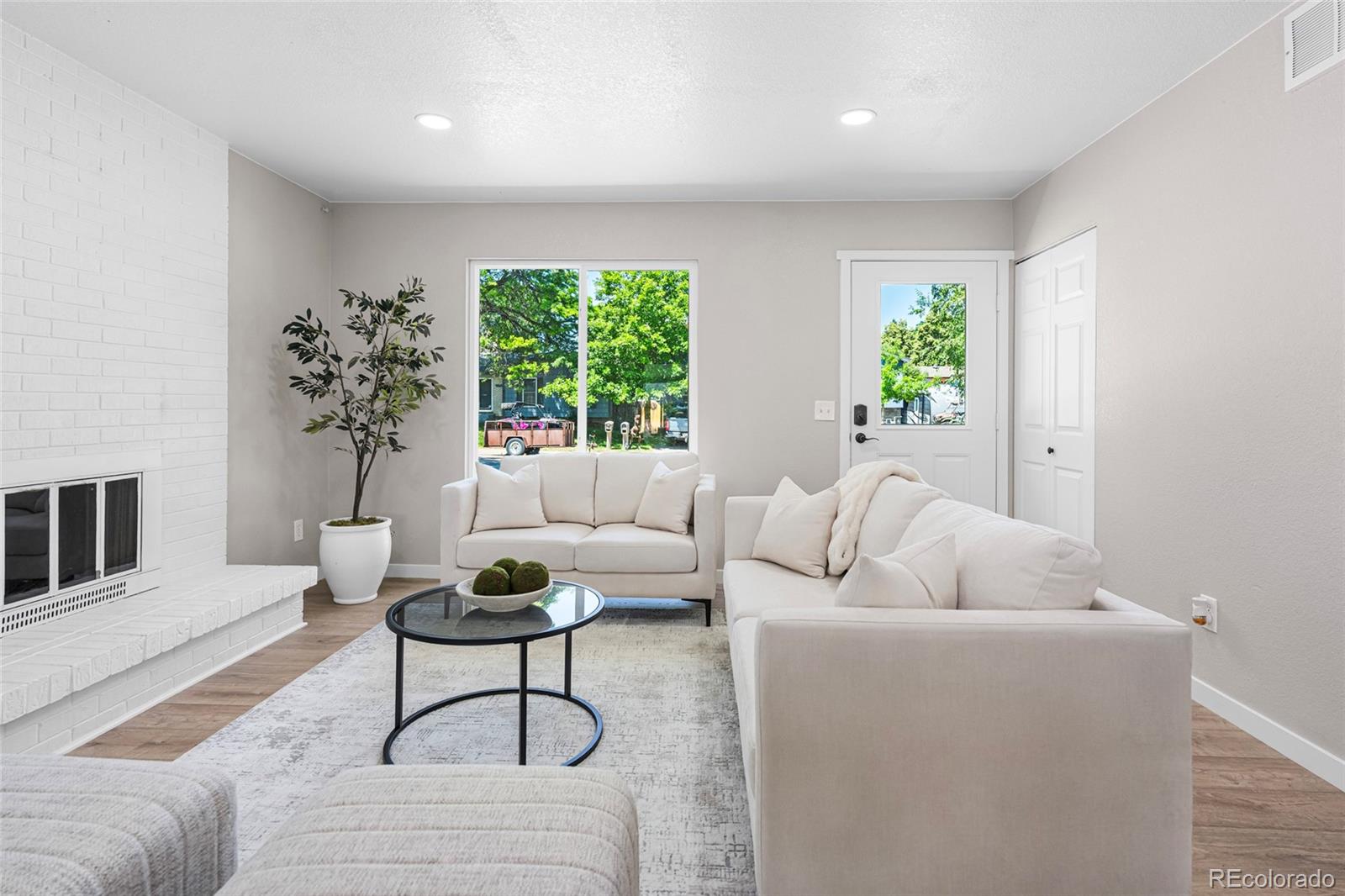 MLS Image #4 for 2260 s lewiston street,aurora, Colorado