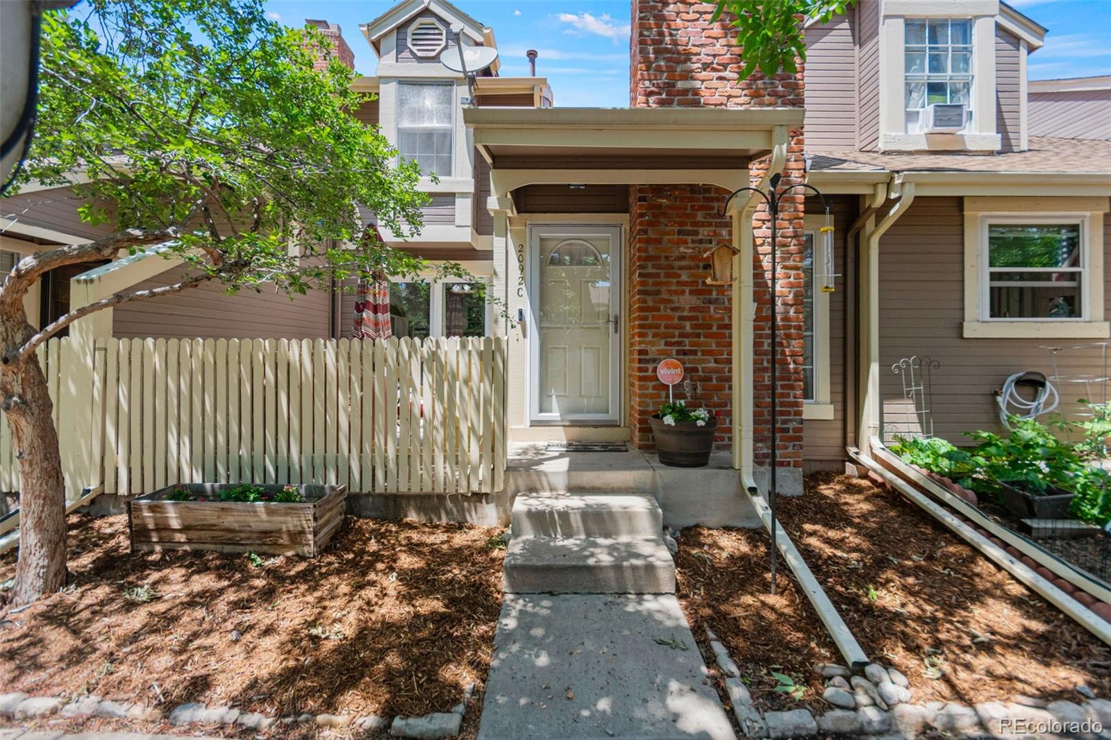 MLS Image #2 for 2092 s helena street c,aurora, Colorado