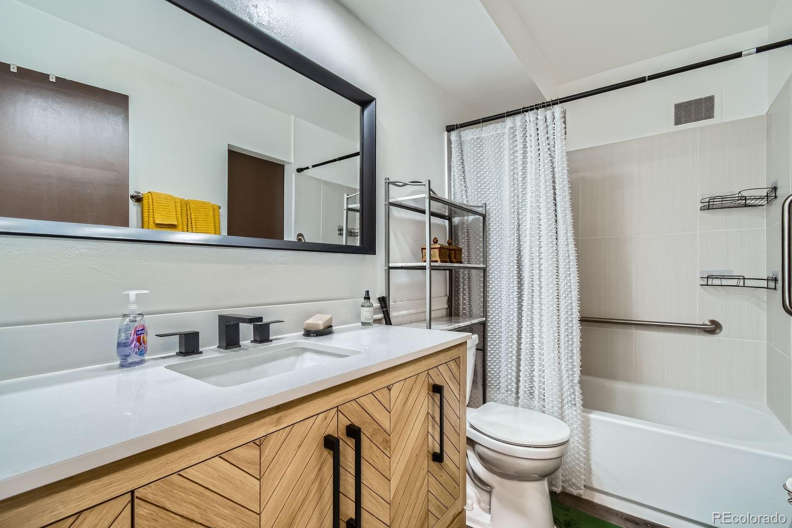 MLS Image #9 for 610 s clinton street 8c,denver, Colorado