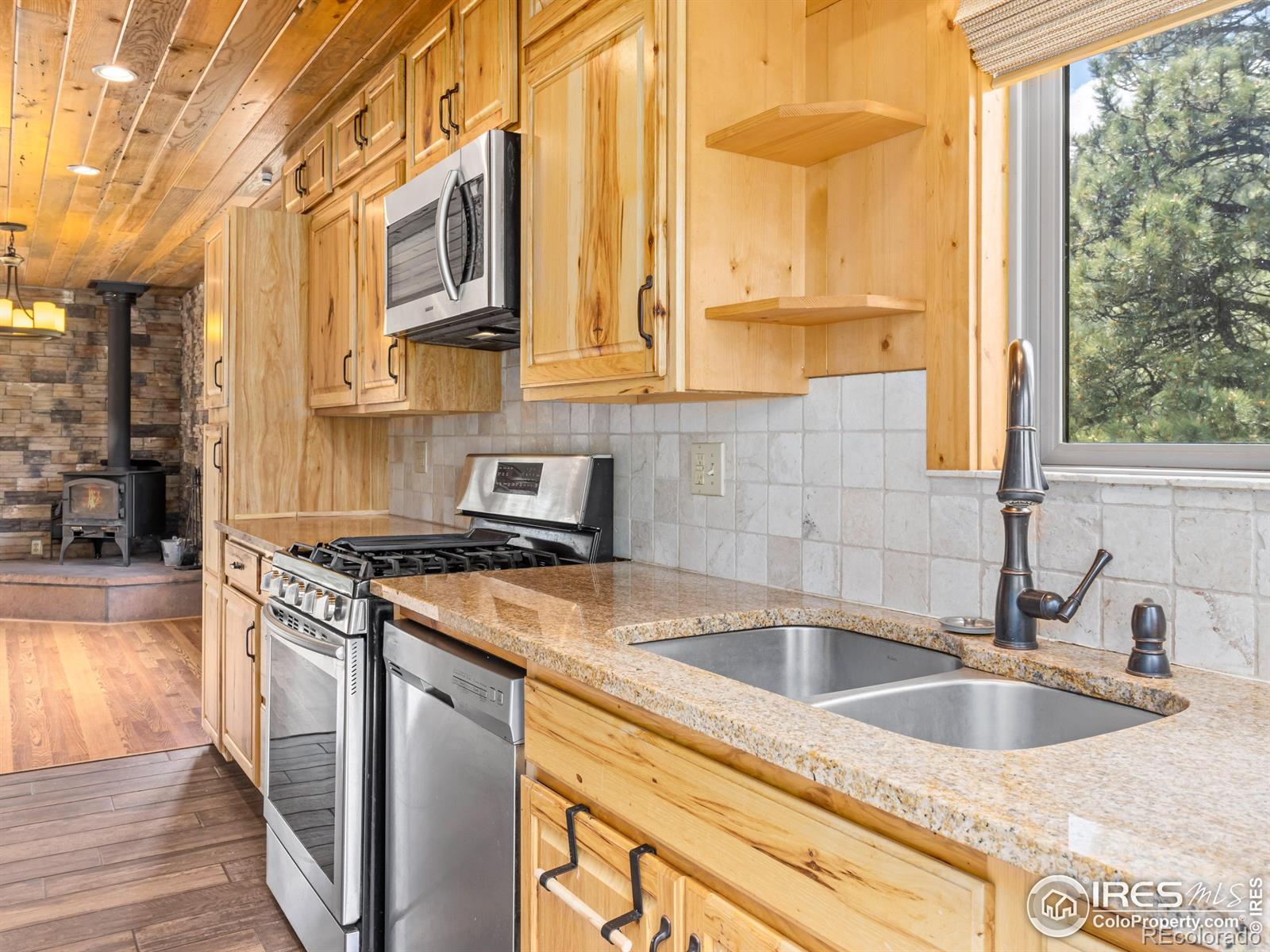 MLS Image #9 for 406  dunraven glade road,glen haven, Colorado