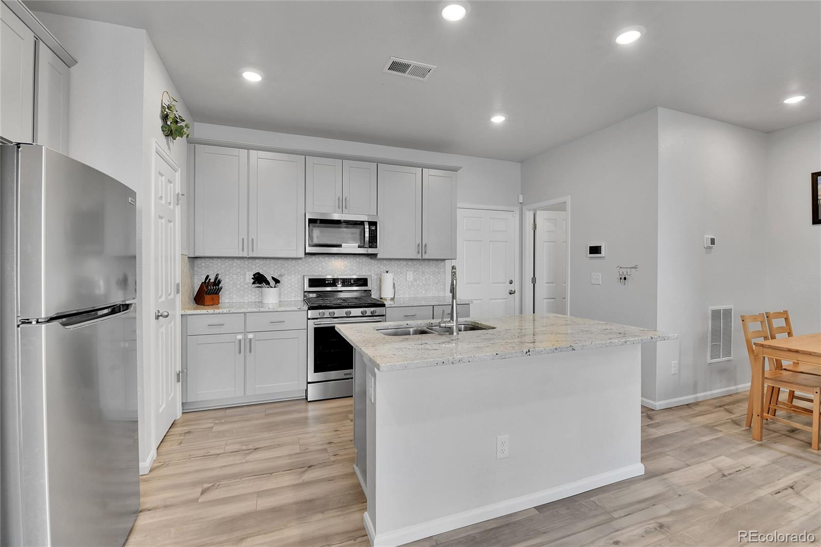MLS Image #11 for 6350 n lisbon street,aurora, Colorado