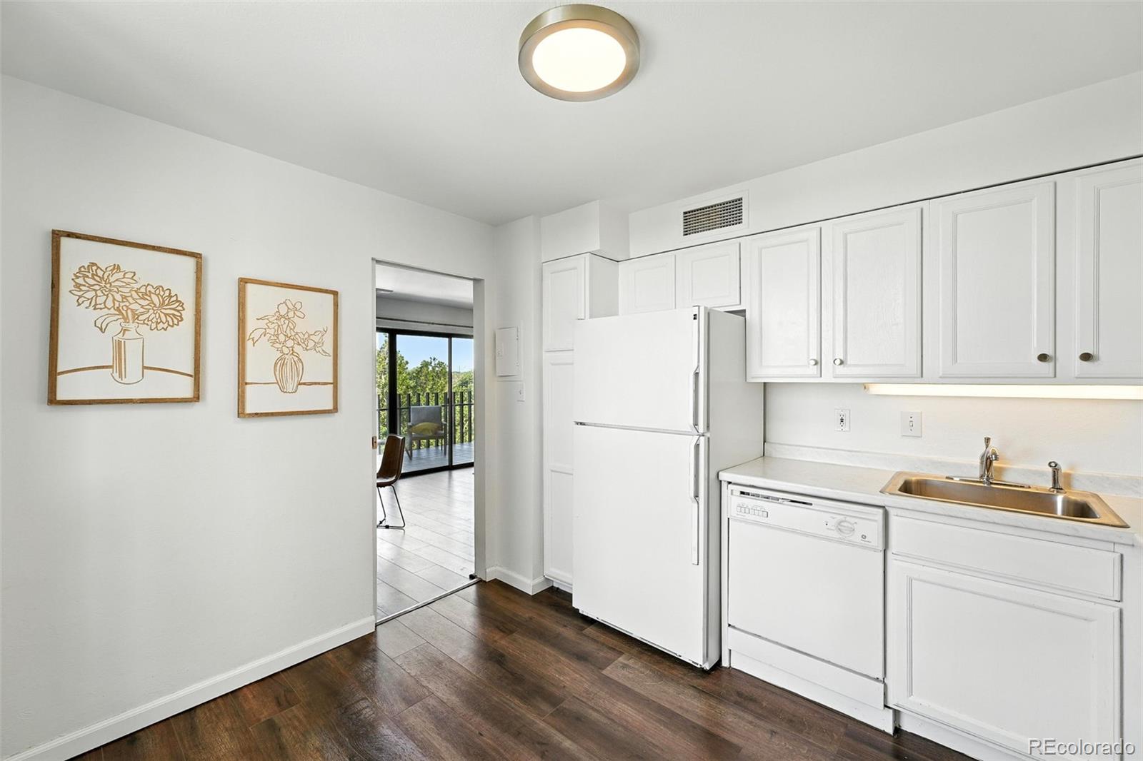 MLS Image #15 for 460 s marion parkway,denver, Colorado