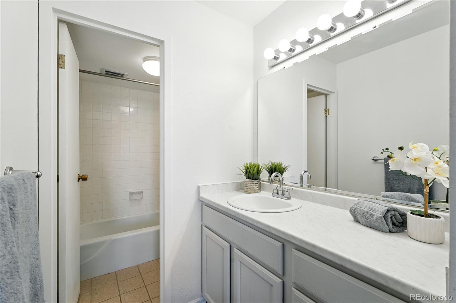MLS Image #18 for 460 s marion parkway,denver, Colorado