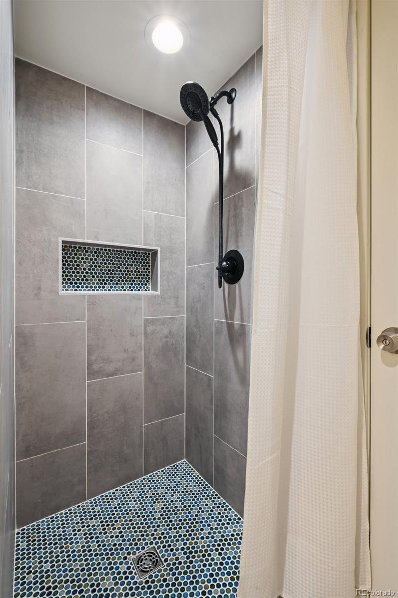 MLS Image #17 for 2965 s gilpin street,denver, Colorado