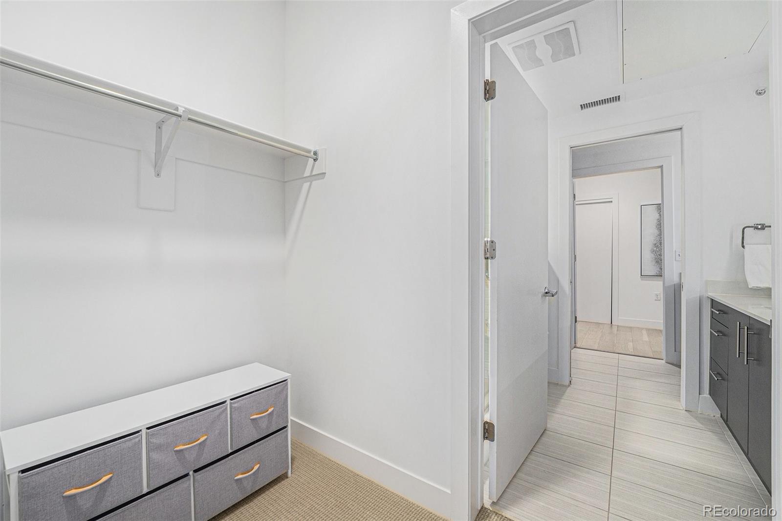 MLS Image #12 for 2530  lawrence street,denver, Colorado