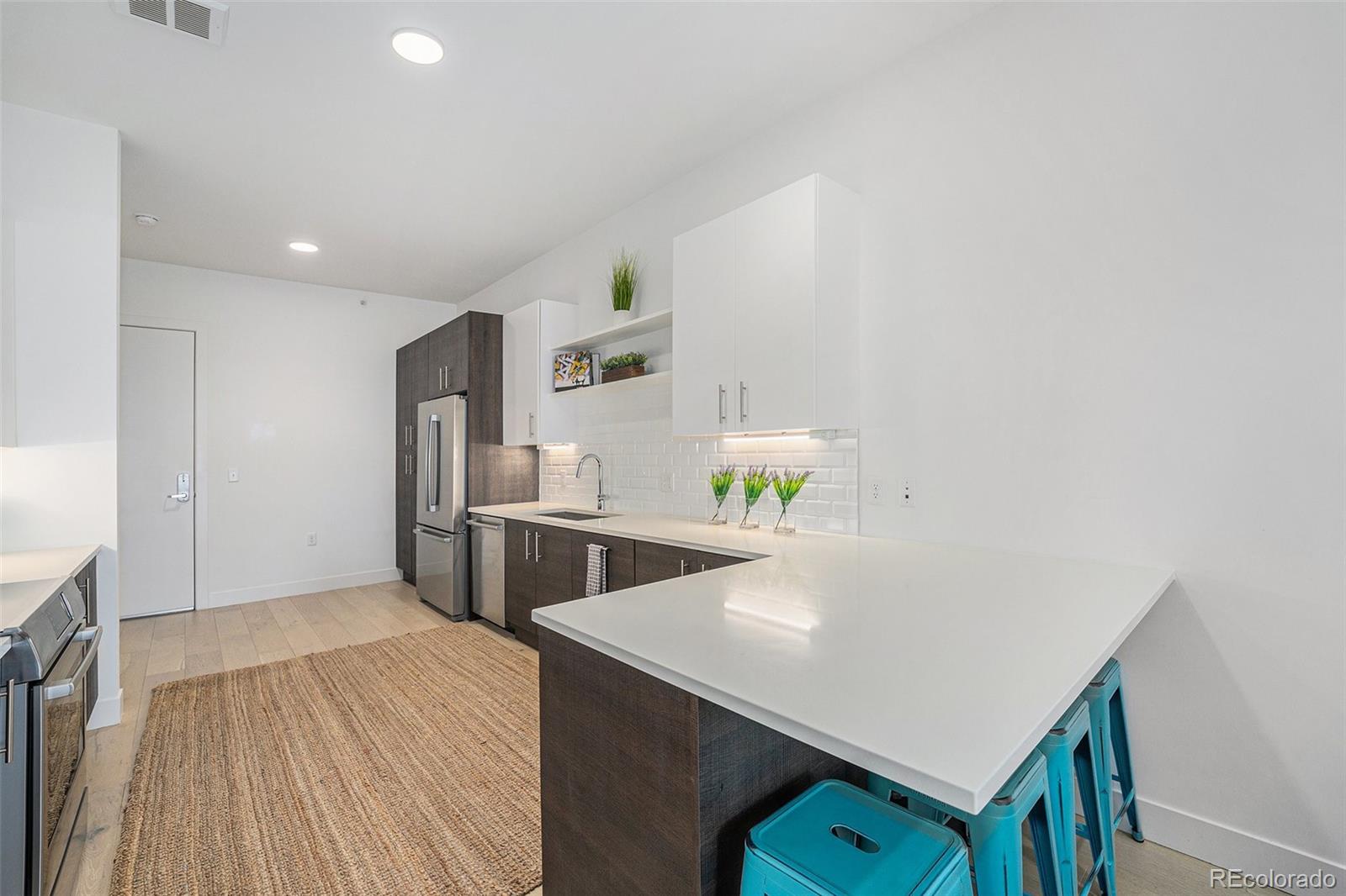 MLS Image #6 for 2530  lawrence street,denver, Colorado