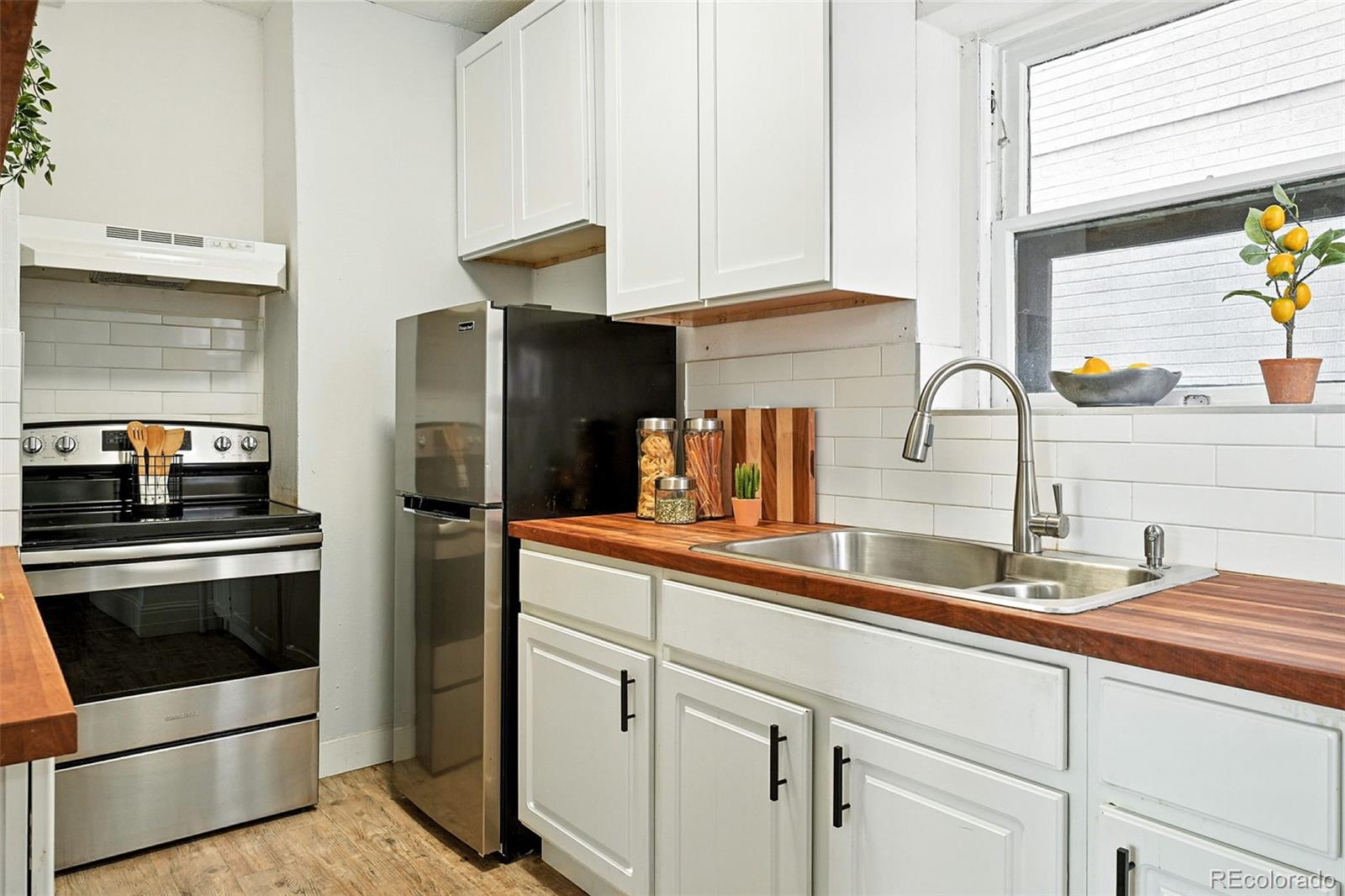 MLS Image #12 for 1137 n sherman street,denver, Colorado
