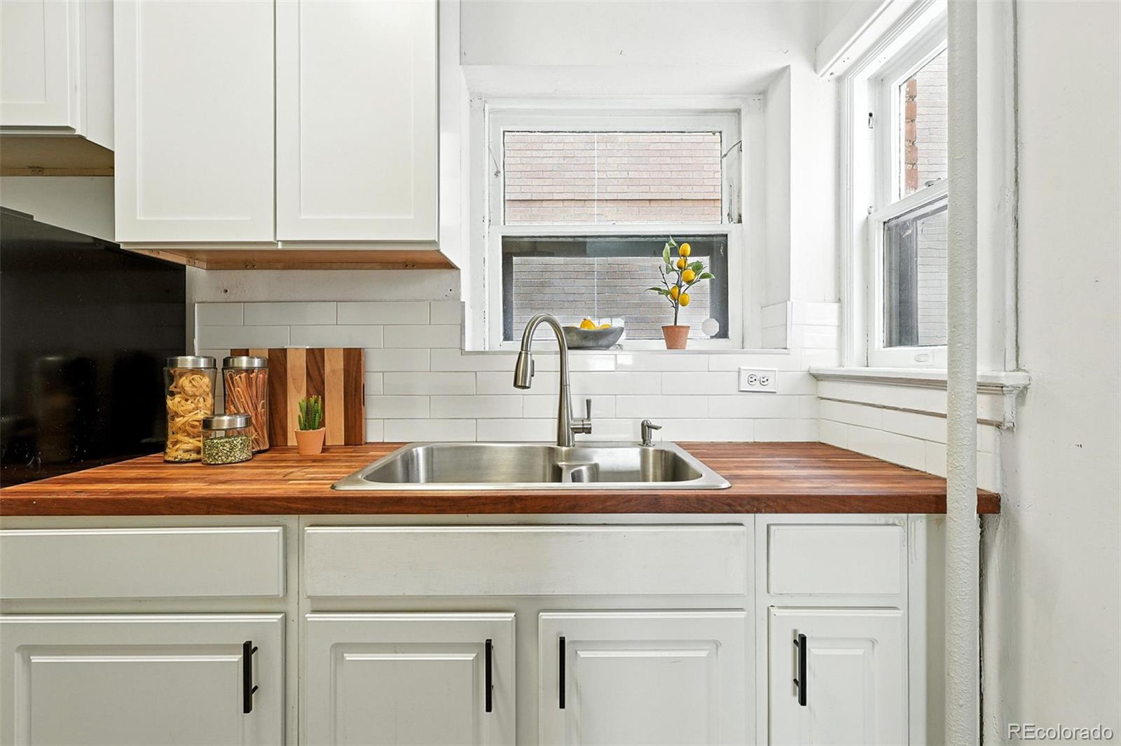 MLS Image #14 for 1137 n sherman street,denver, Colorado