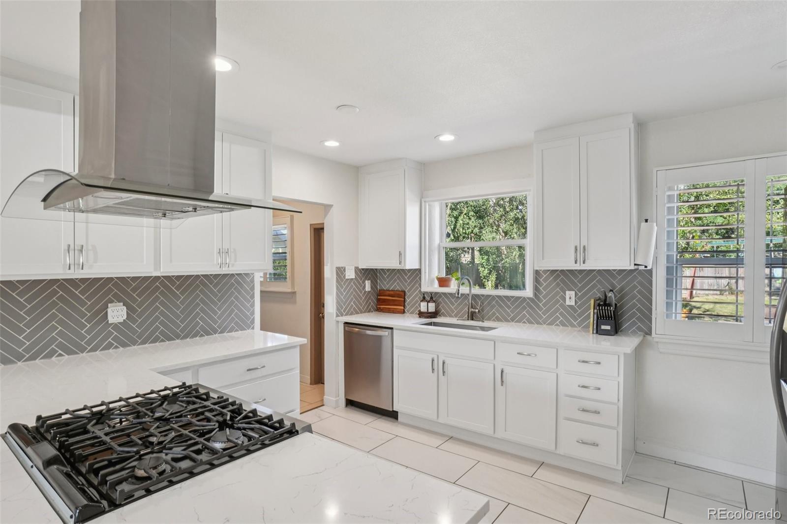 MLS Image #6 for 1416  willow street,denver, Colorado