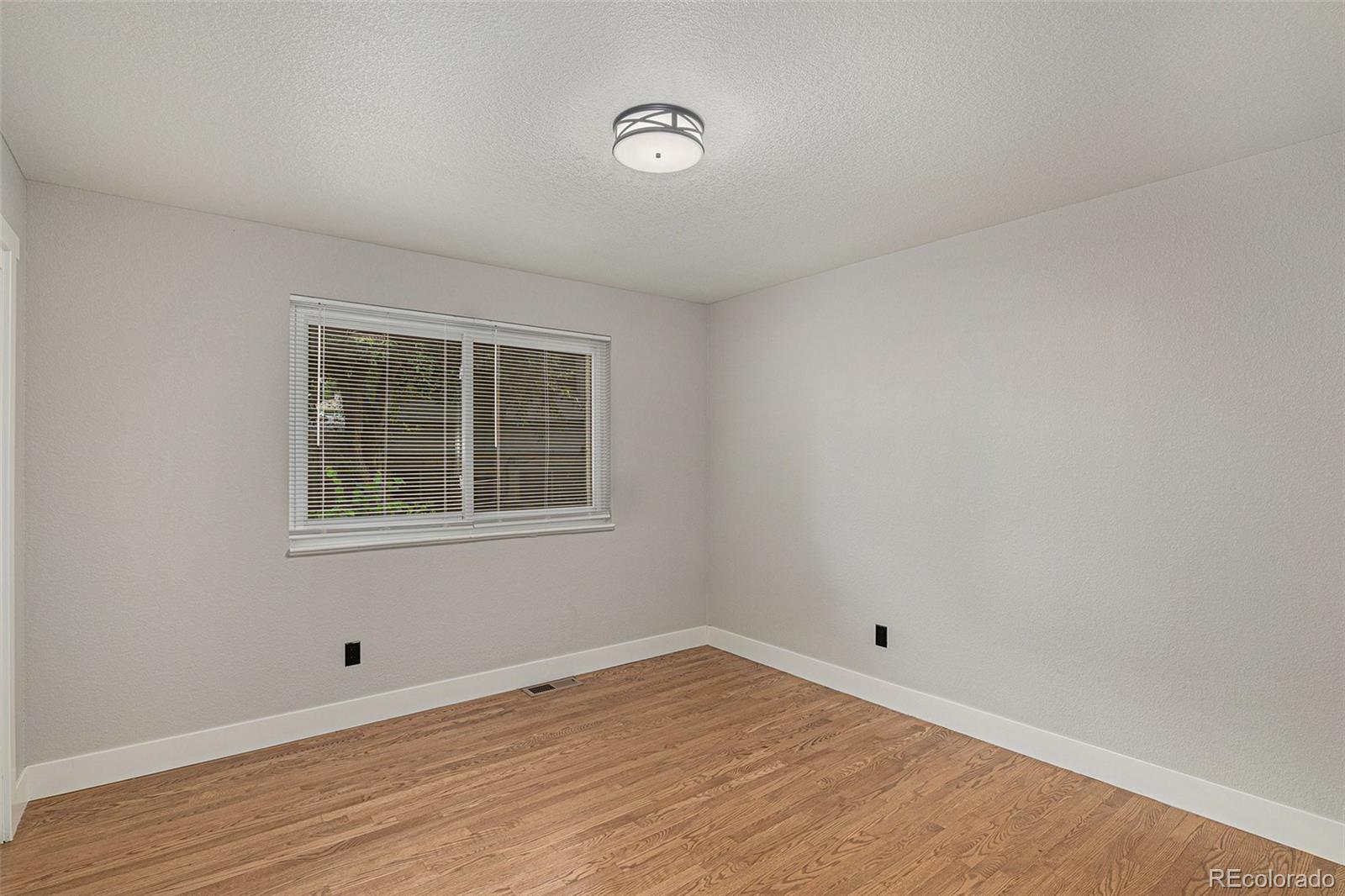 MLS Image #10 for 10051 e walsh place,denver, Colorado