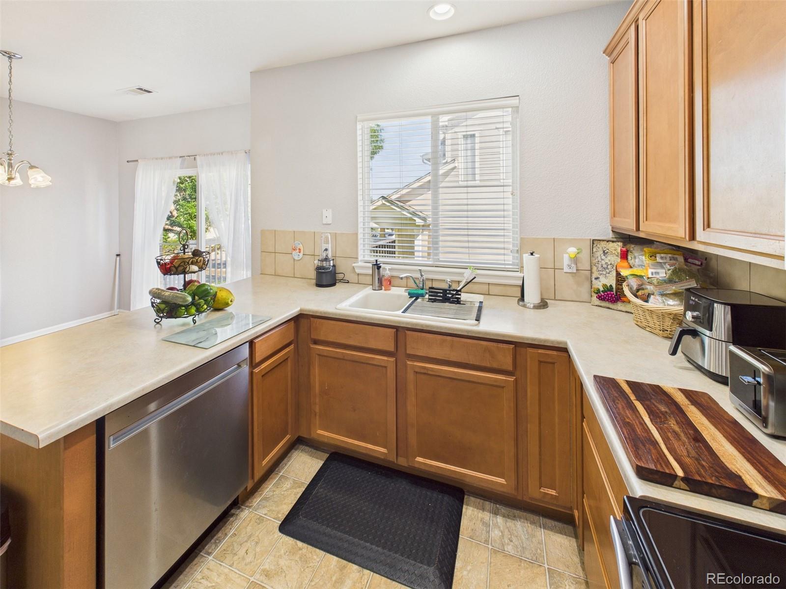 MLS Image #3 for 12912  grant circle,thornton, Colorado
