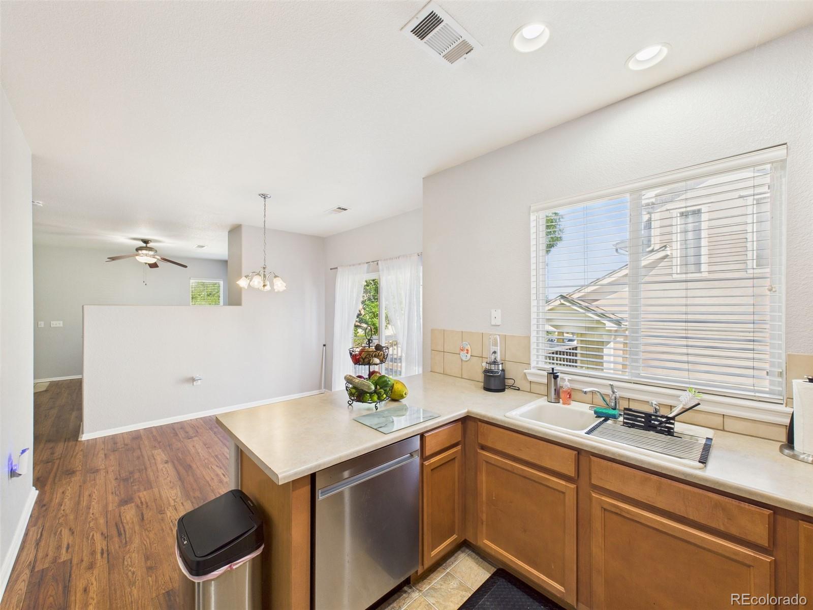 MLS Image #6 for 12912  grant circle,thornton, Colorado
