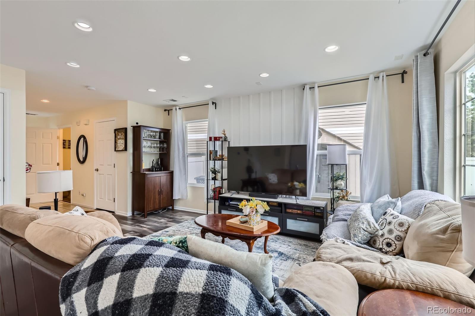 MLS Image #7 for 5535  flanders way,denver, Colorado