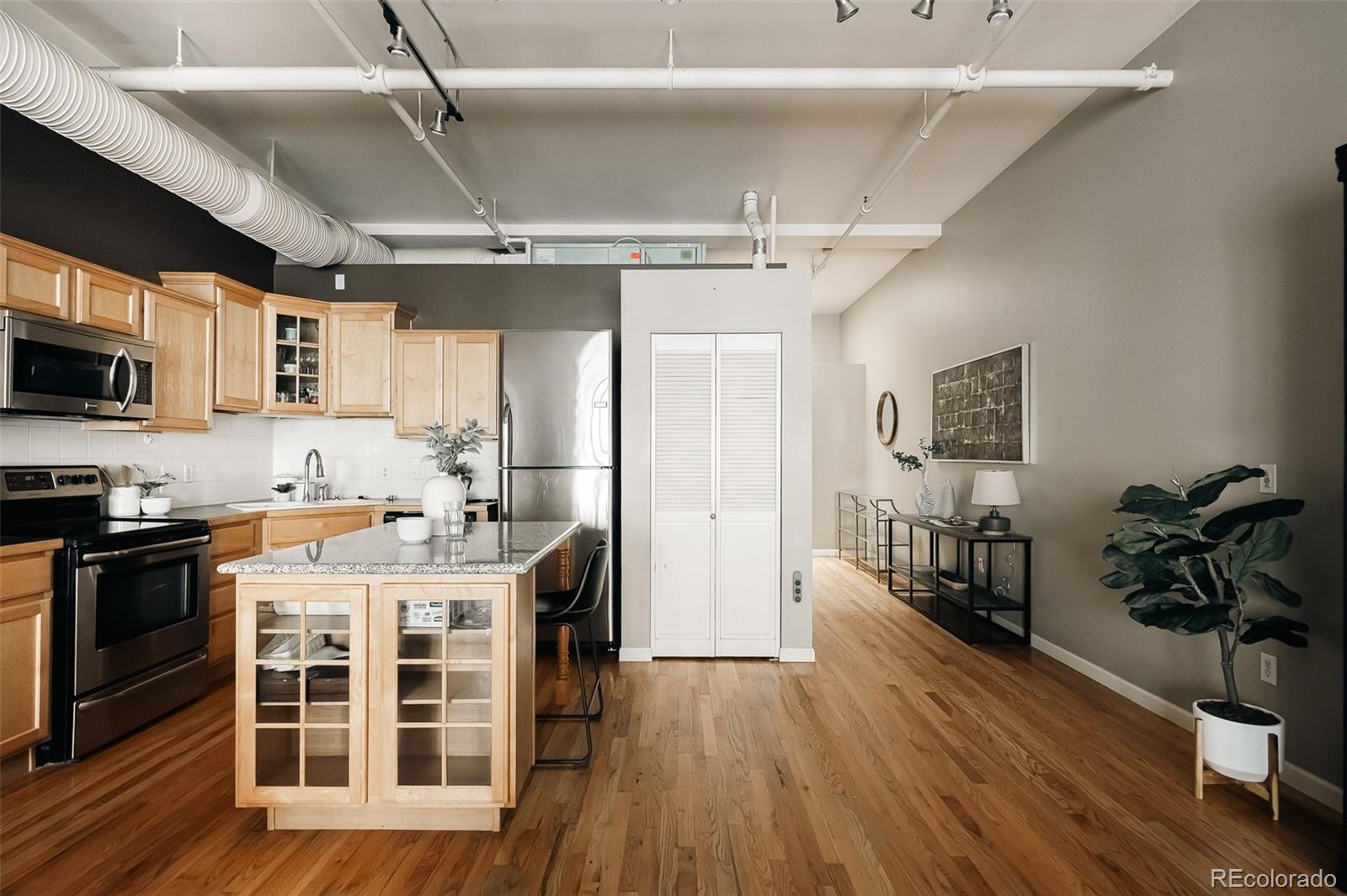 MLS Image #14 for 1555  california street 609,denver, Colorado