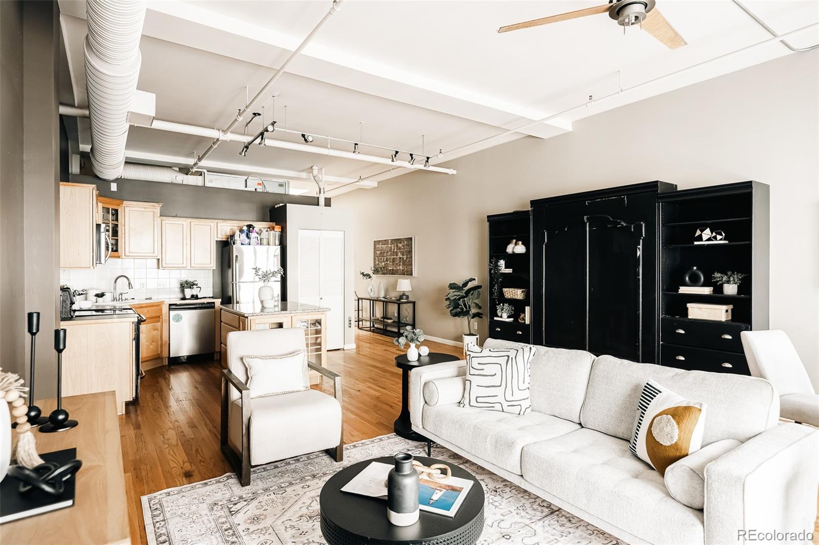 MLS Image #16 for 1555  california street 609,denver, Colorado