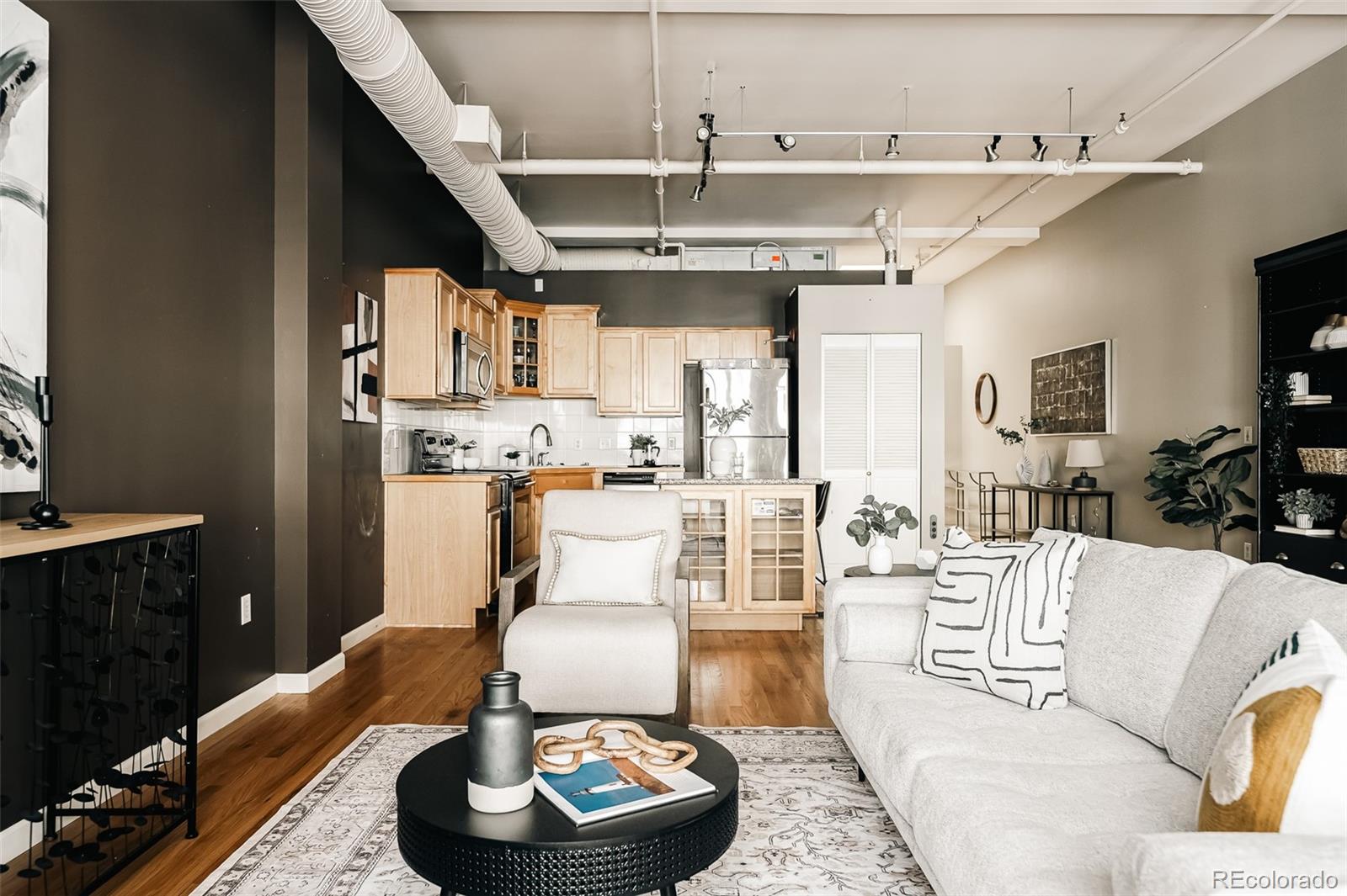 MLS Image #7 for 1555  california street 609,denver, Colorado