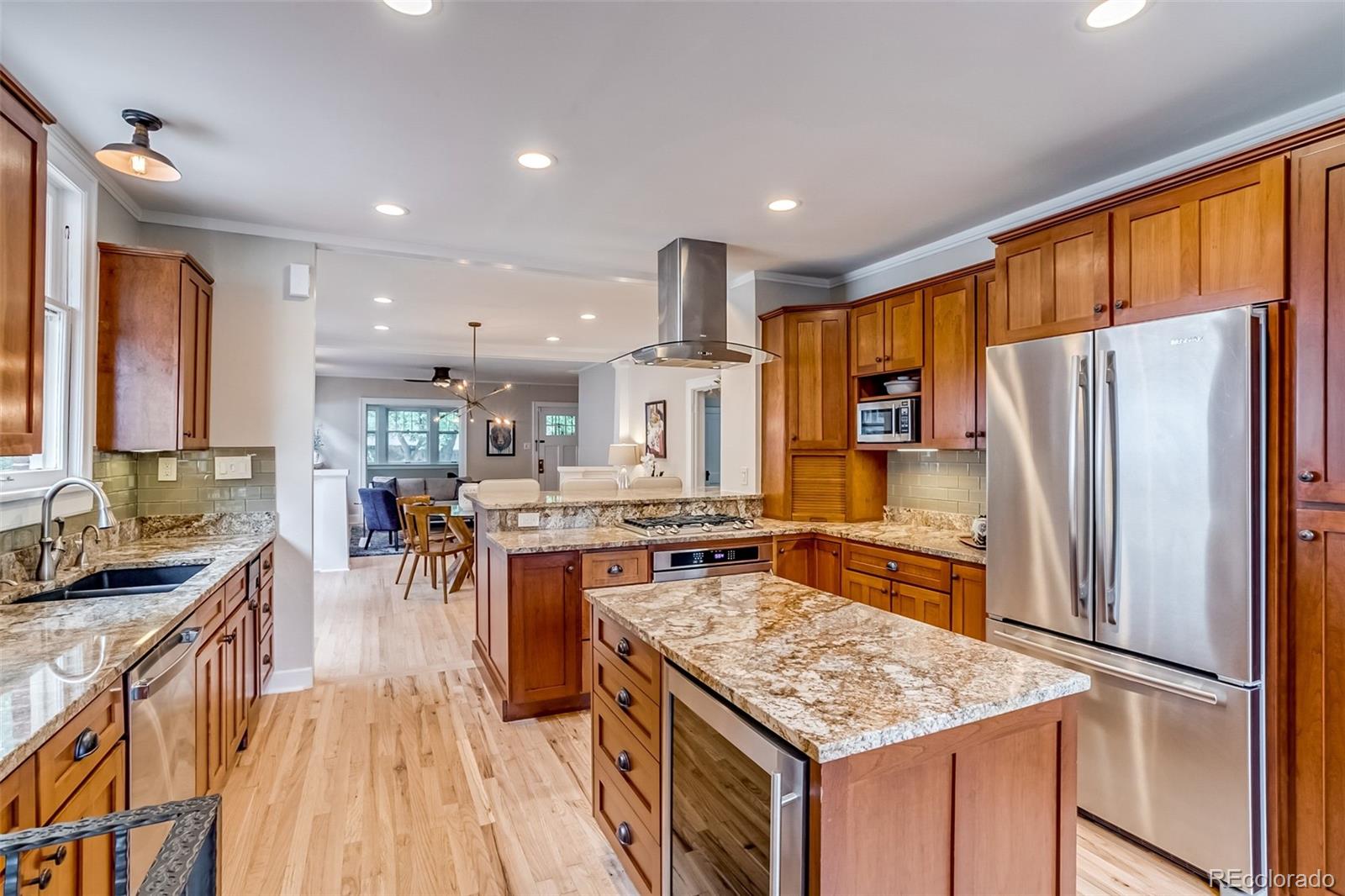 MLS Image #11 for 840 s corona street,denver, Colorado