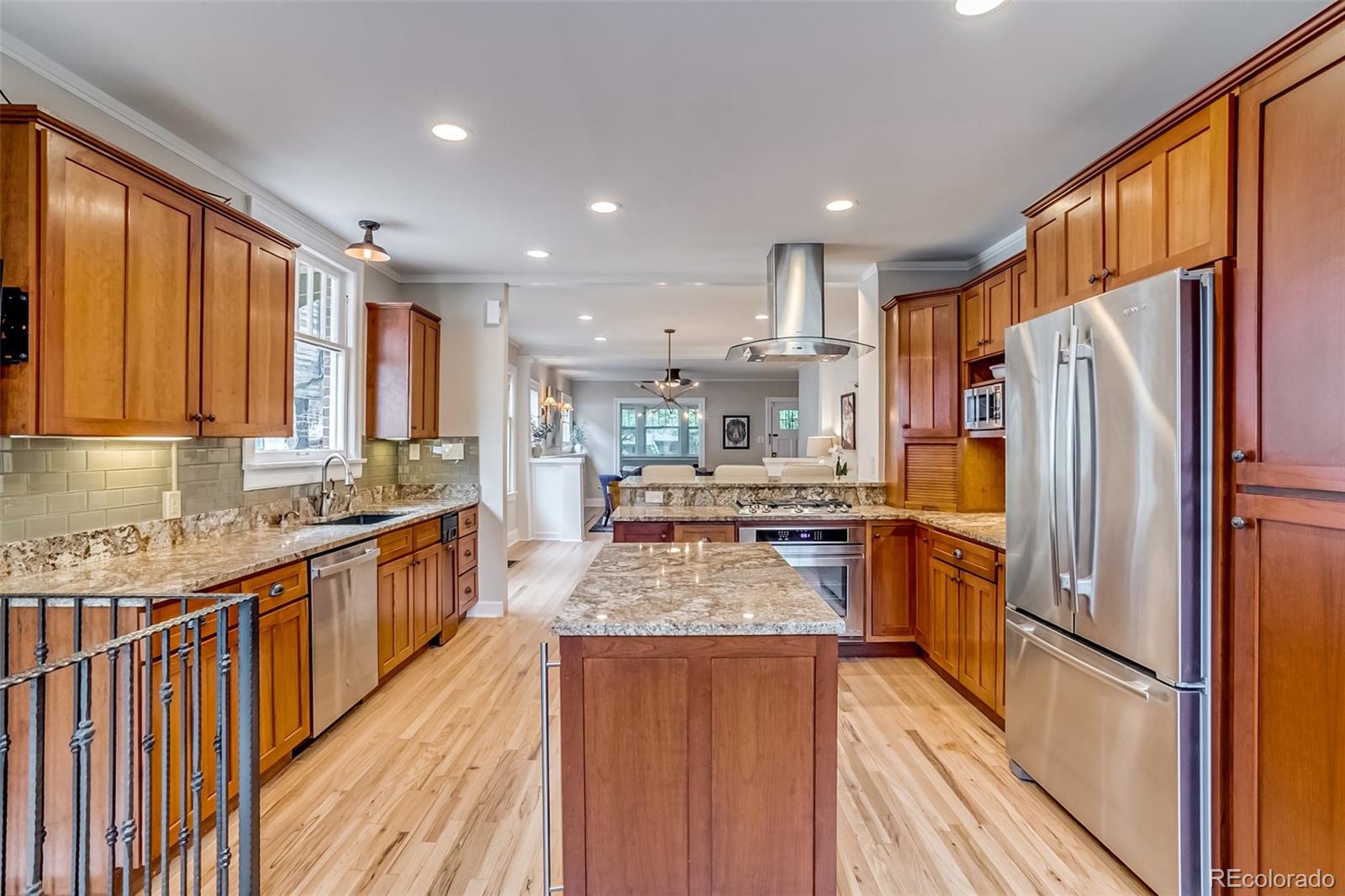 MLS Image #9 for 840 s corona street,denver, Colorado