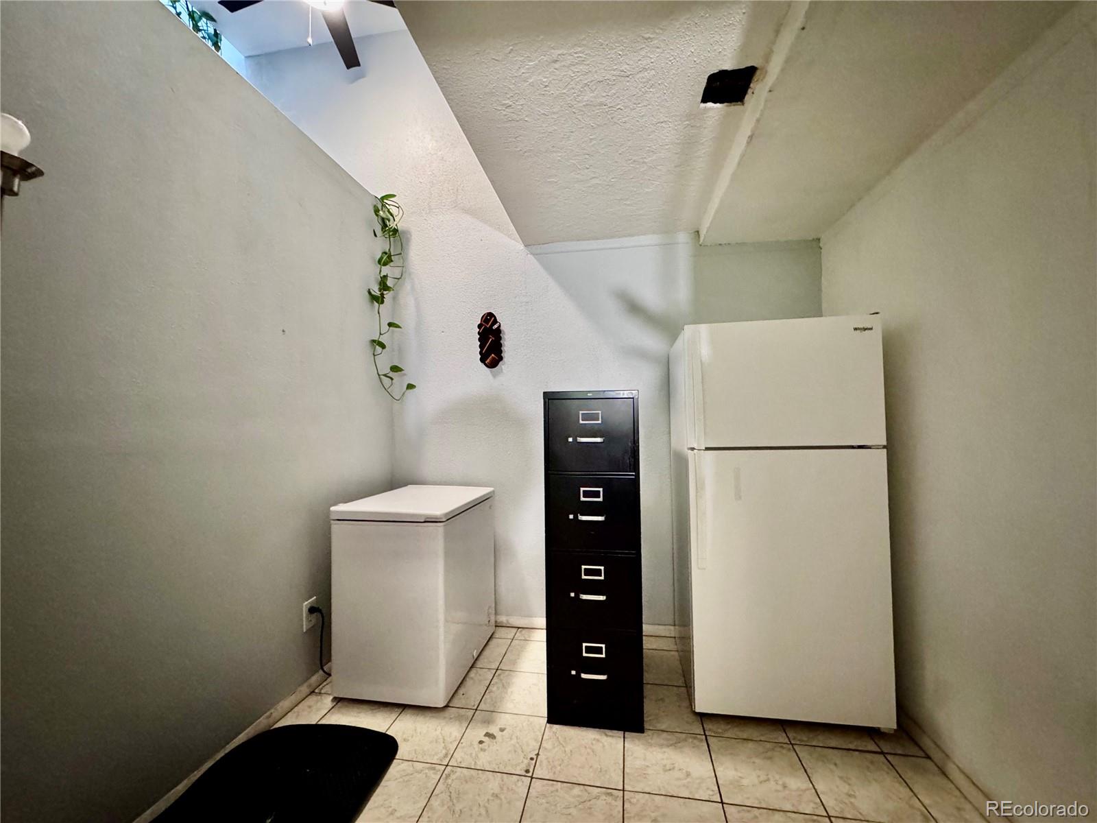 MLS Image #24 for 1151 s yosemite way,denver, Colorado