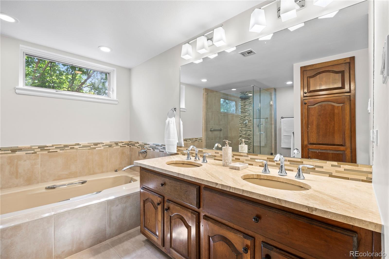 MLS Image #28 for 4605 s s yosemite street,denver, Colorado